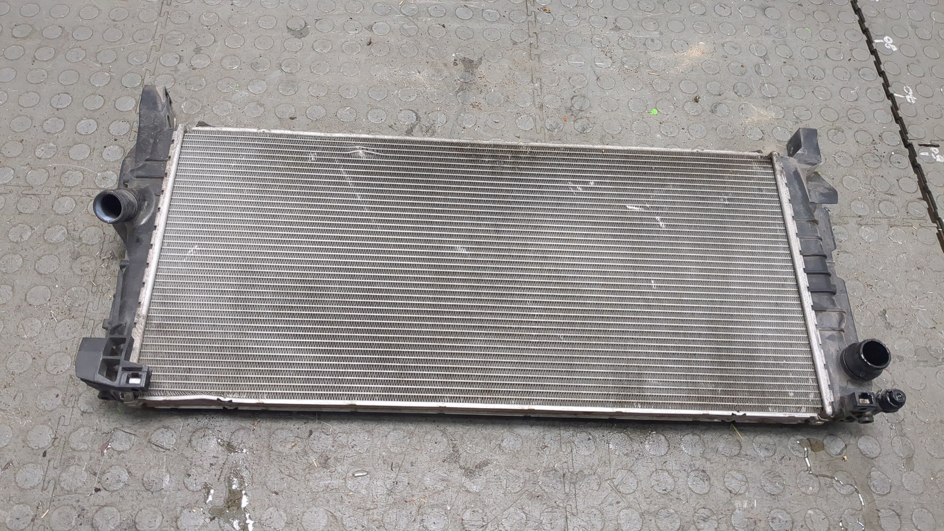Радиатор охлаждения двигателя основной