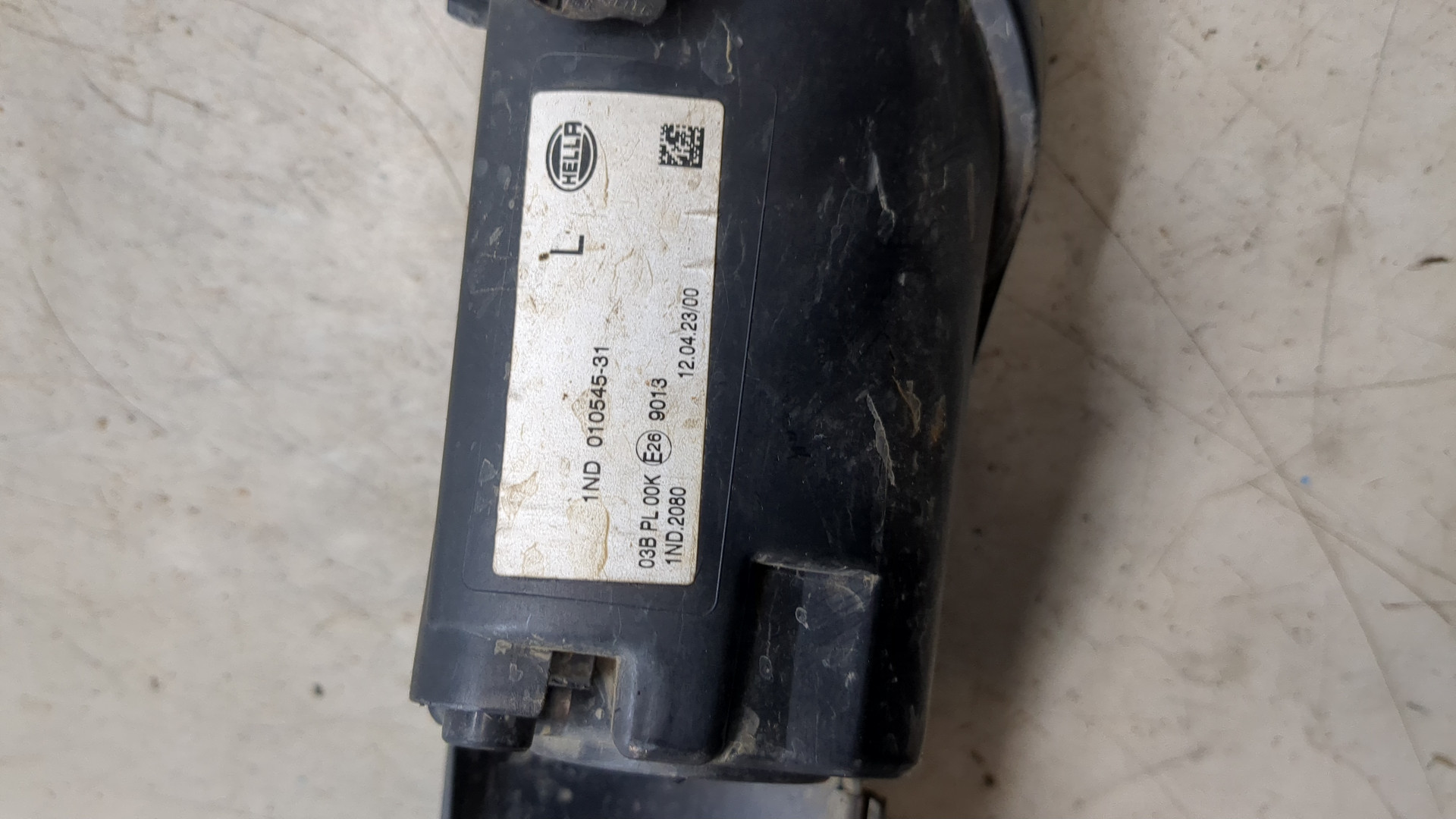 Фара противотуманная левая