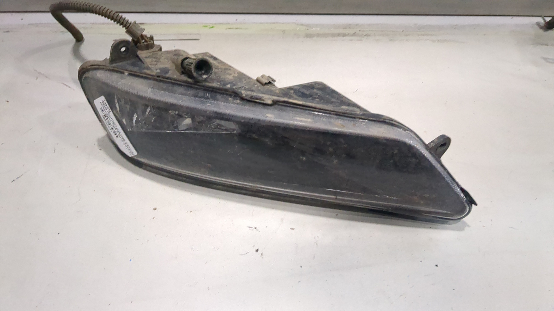 Фара противотуманная левая