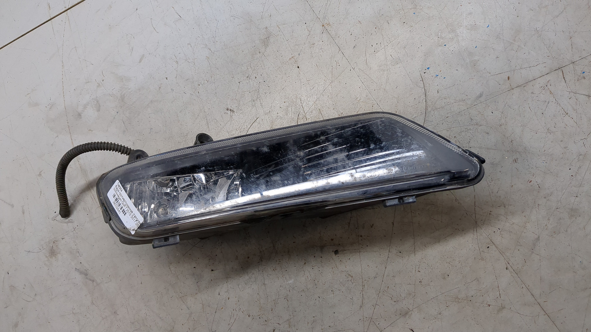 Фара противотуманная левая