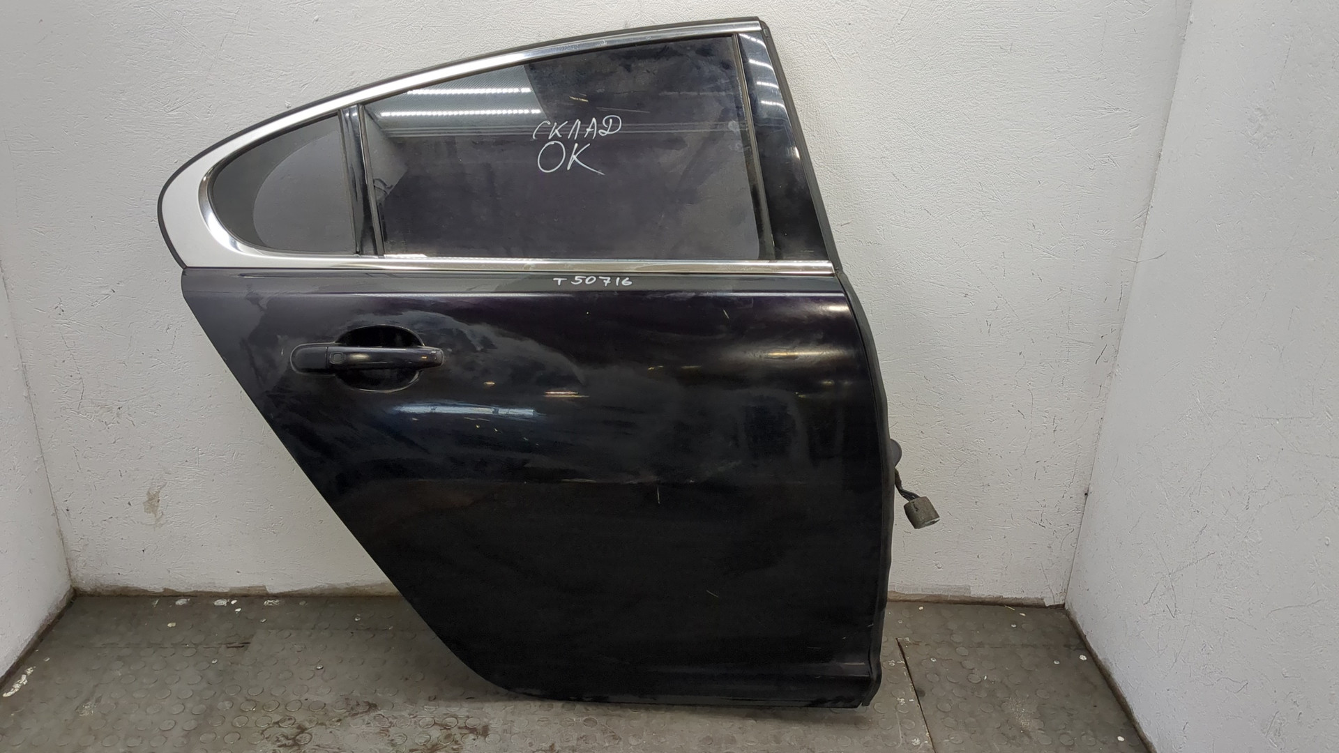 Дверь задняя правая