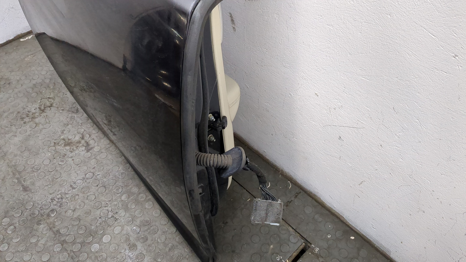 Дверь задняя правая