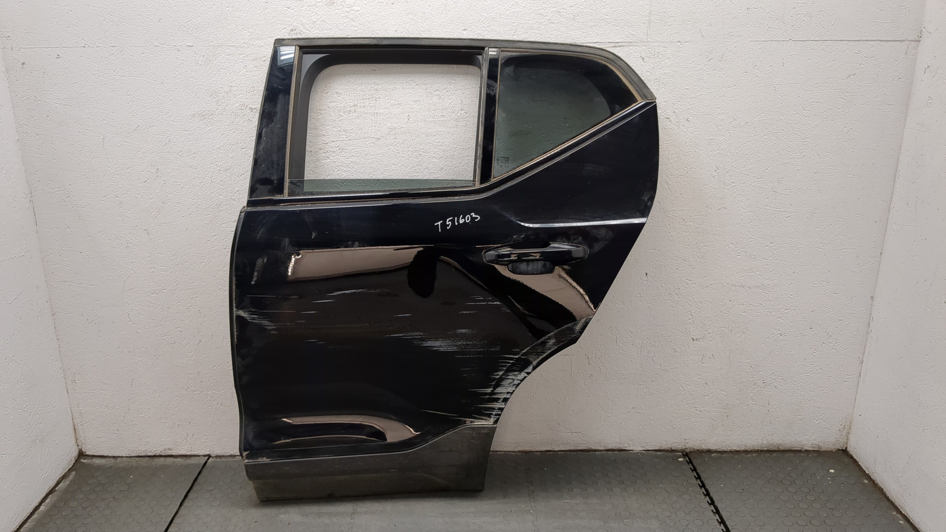 Дверь задняя левая