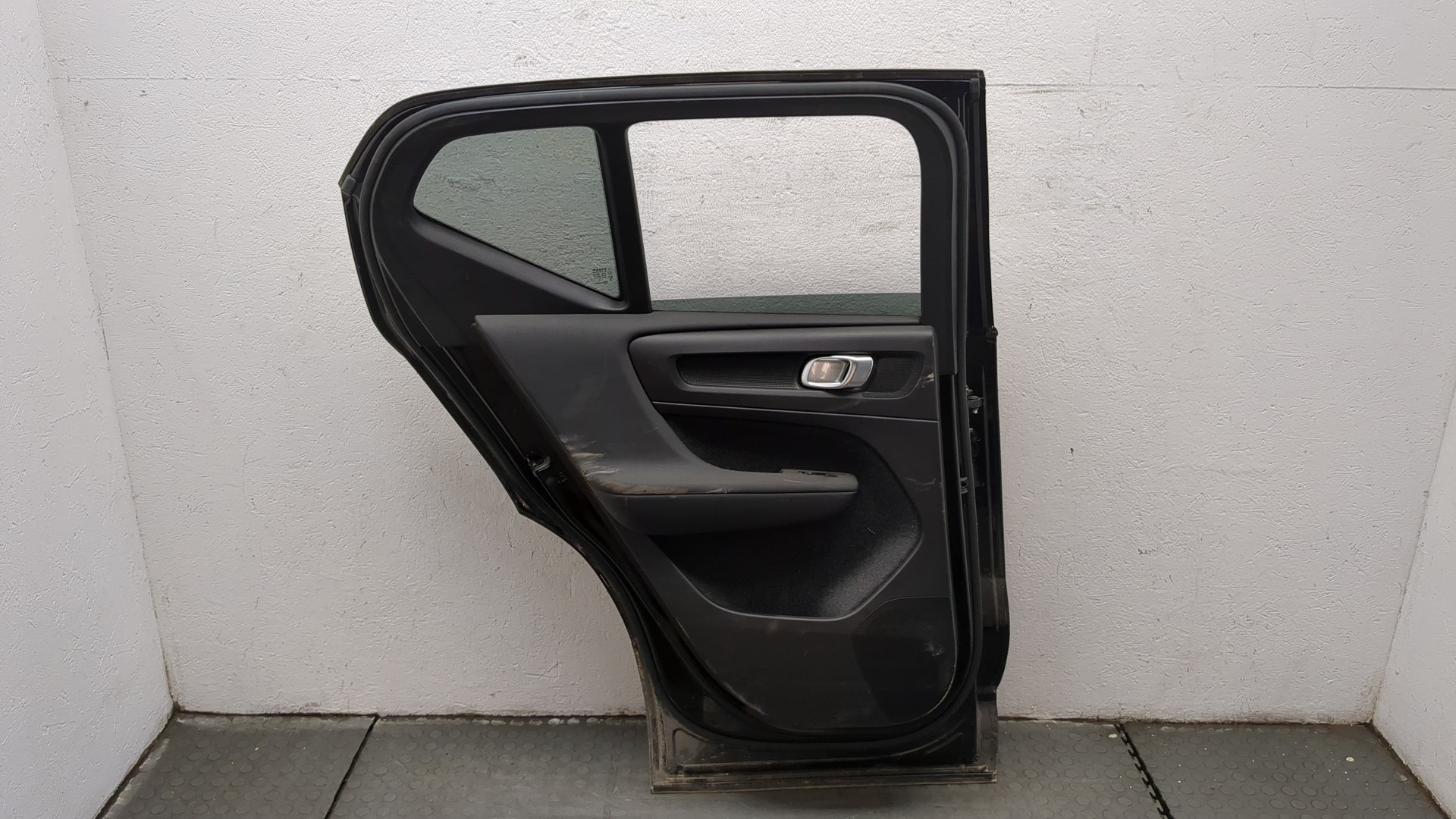 Дверь задняя левая