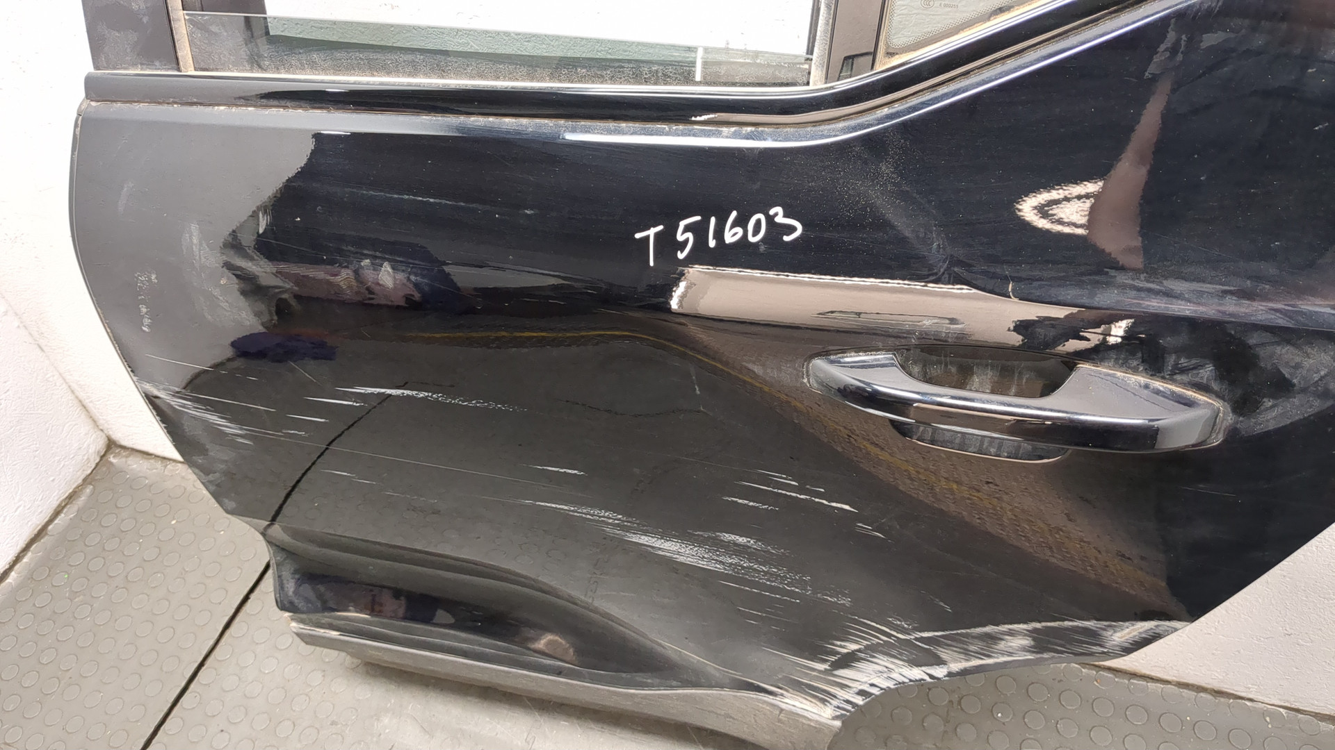 Дверь задняя левая