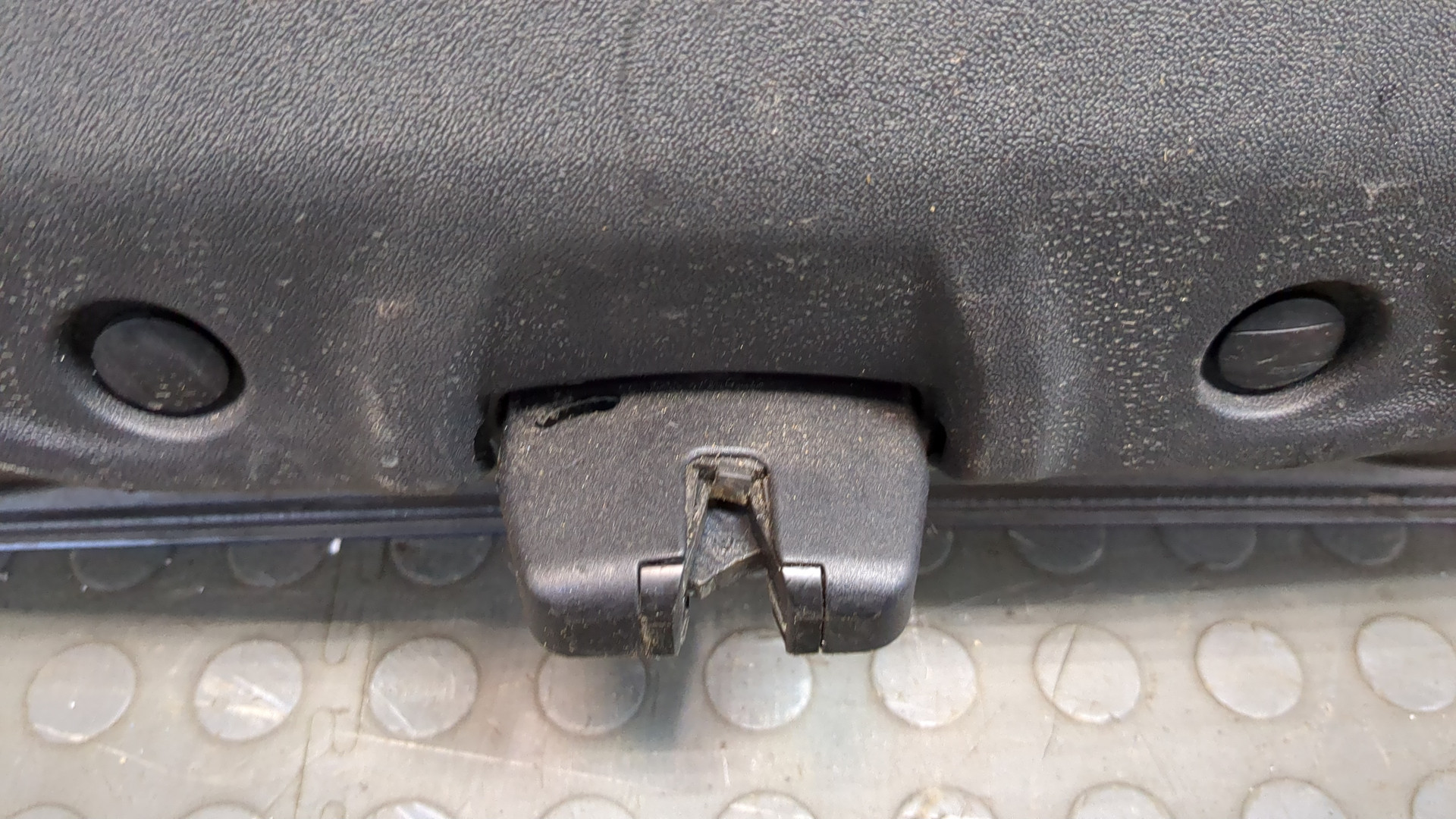 Дверь багажника