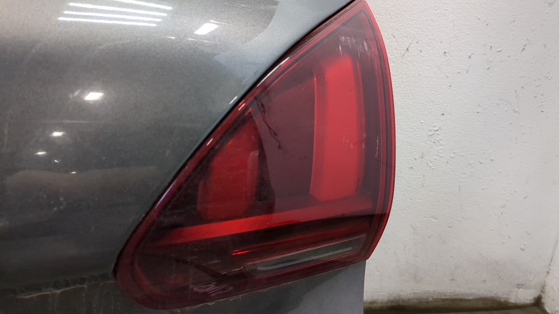 Дверь багажника