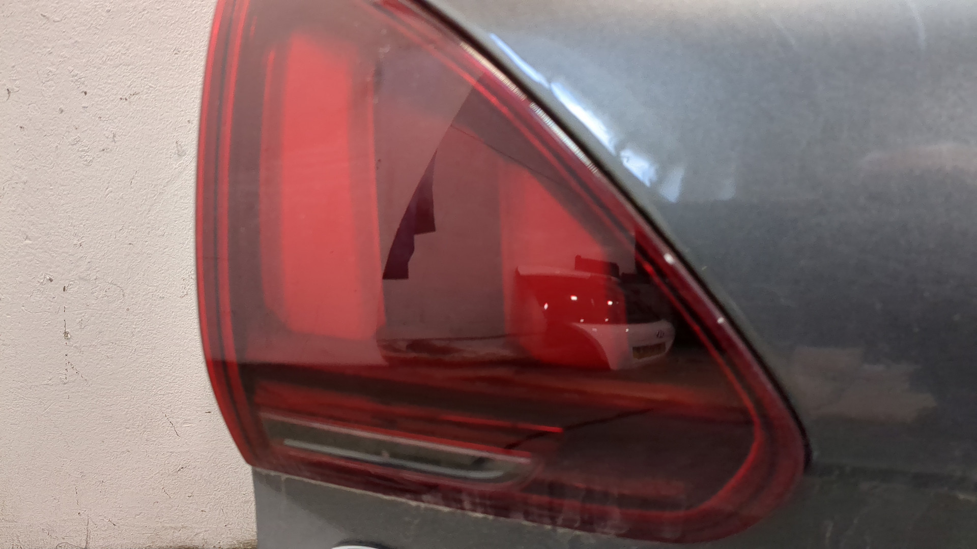 Дверь багажника