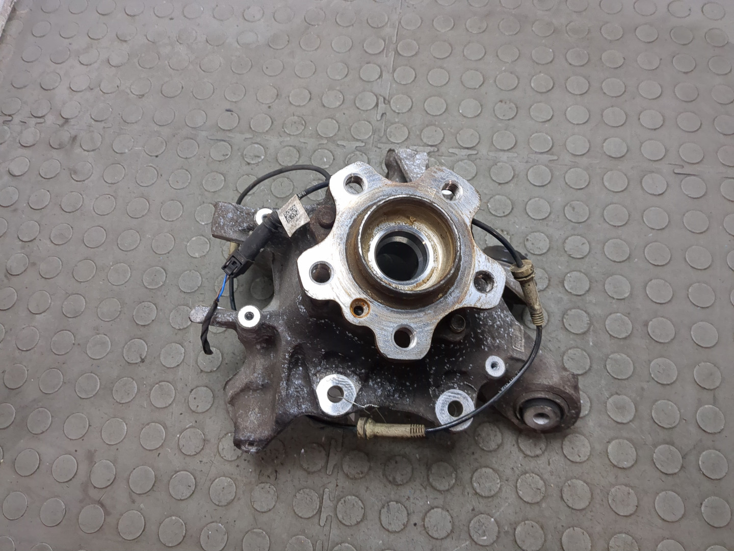 Кулак поворотный задний левый