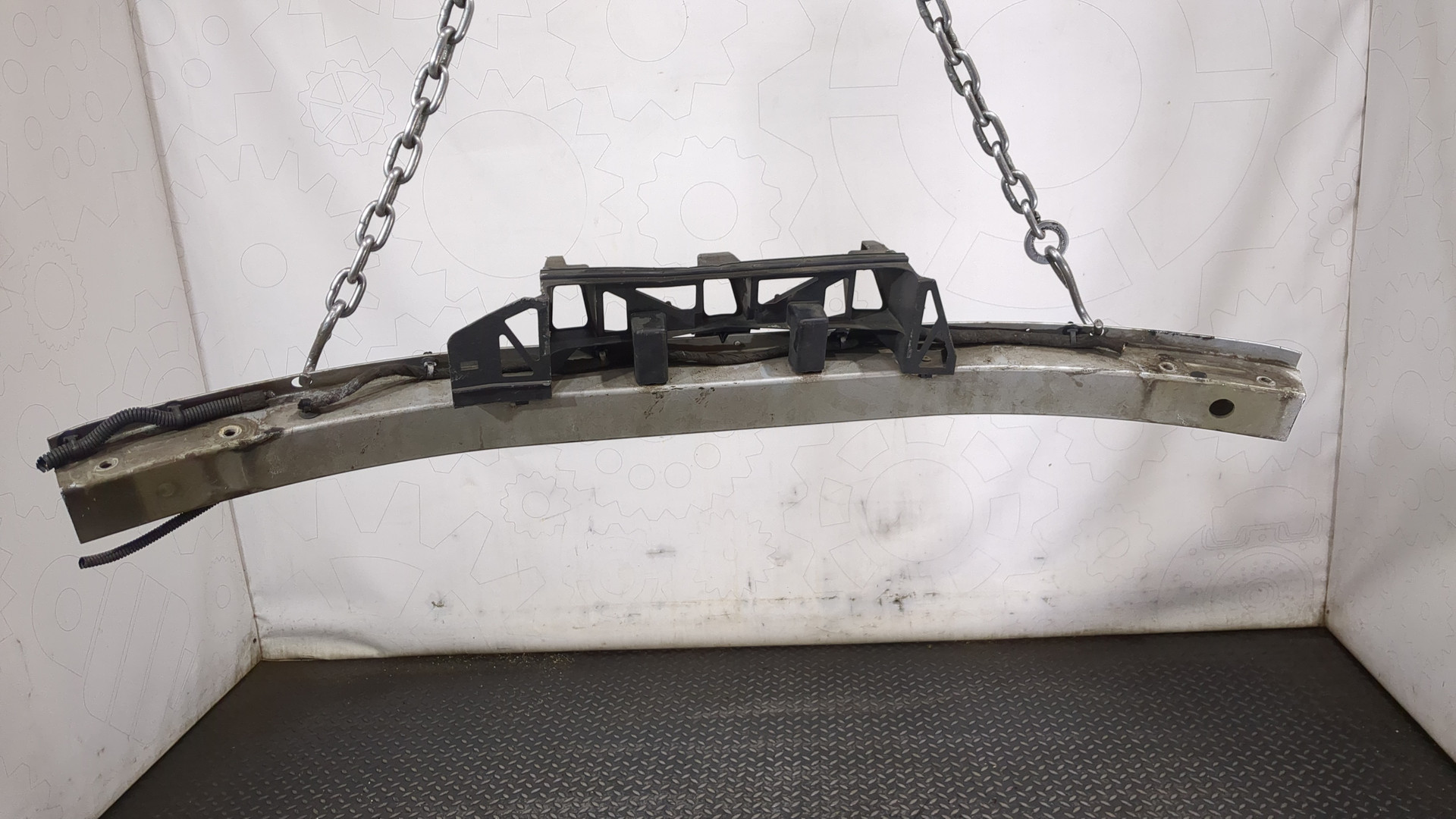 Усилитель переднего бампера