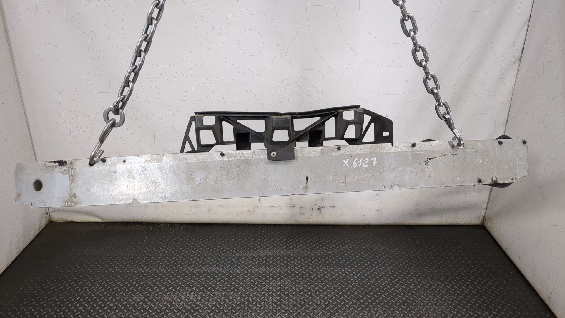 Усилитель переднего бампера