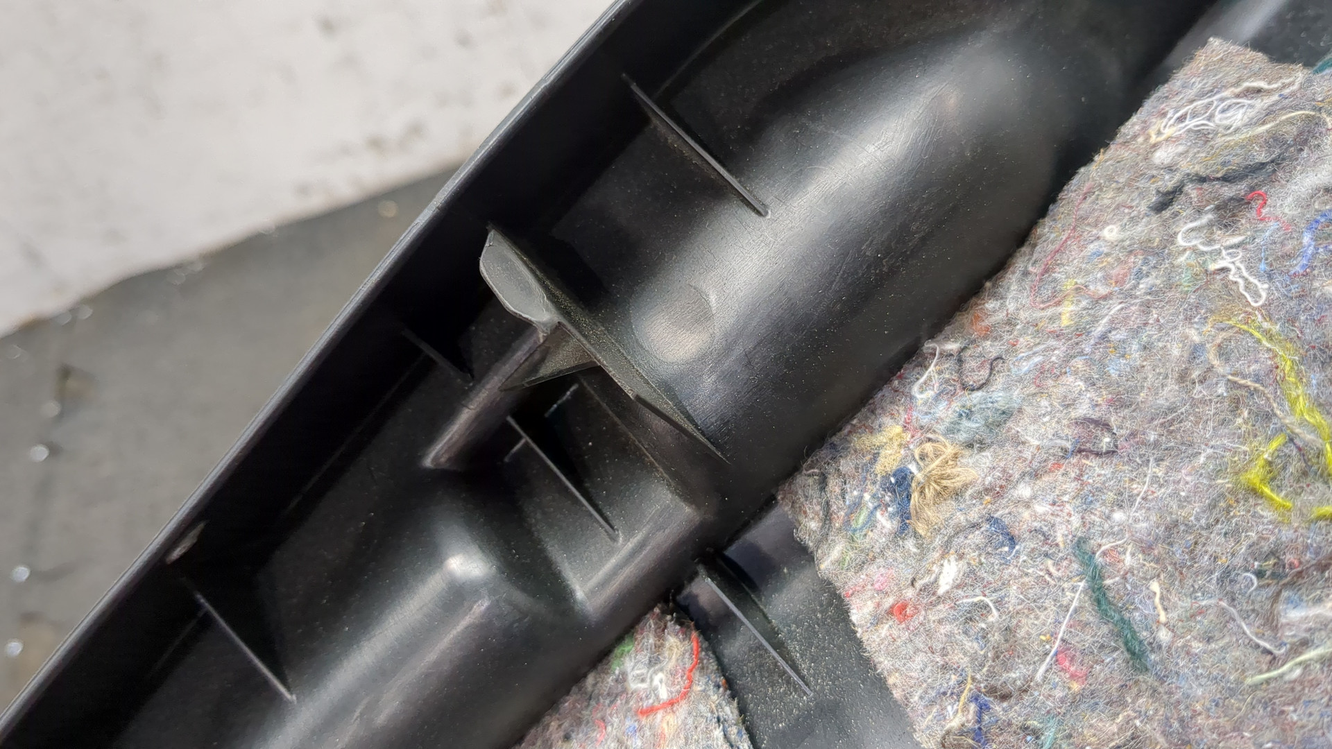 Обшивка двери багажника