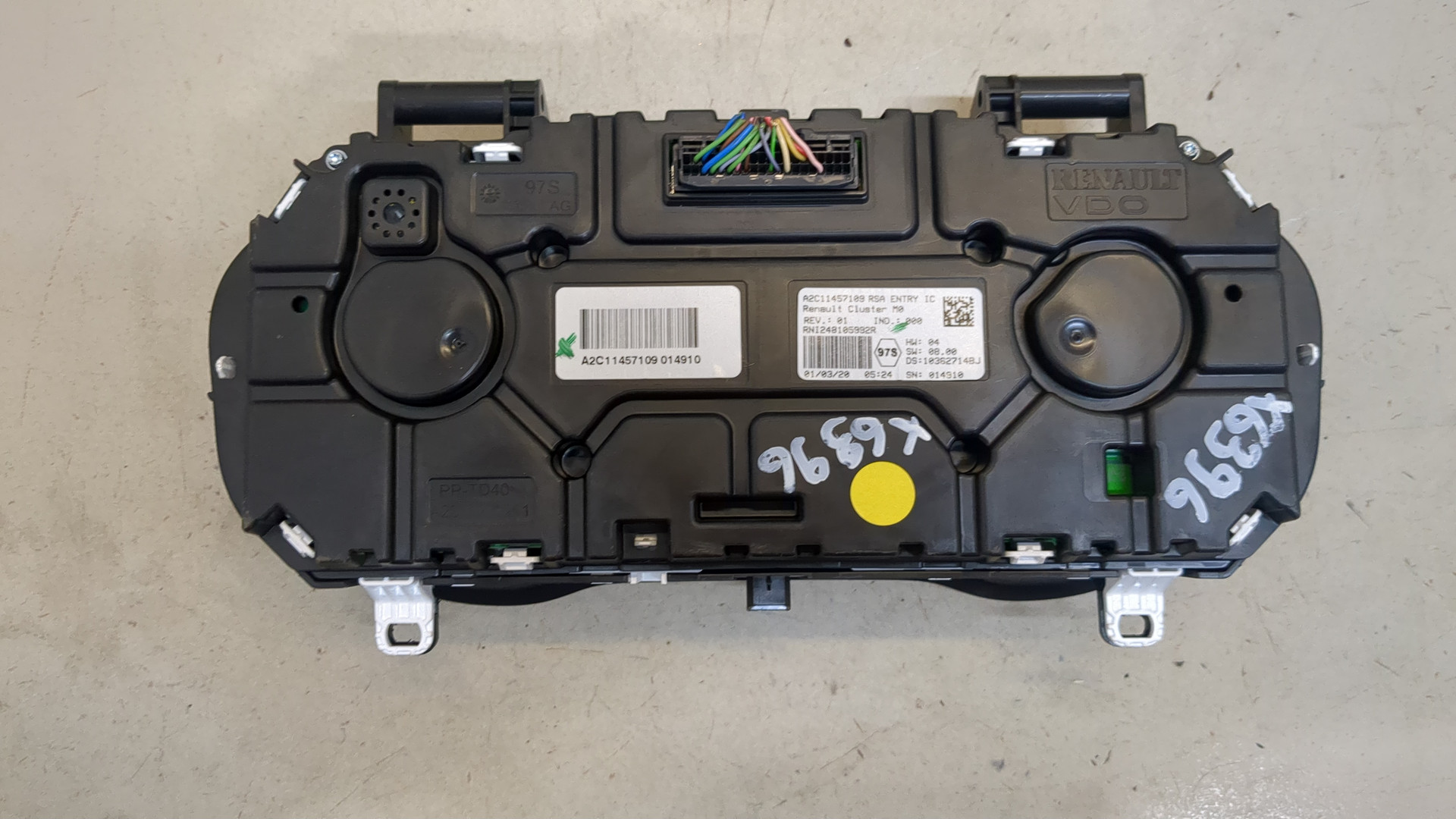 Панель приборов