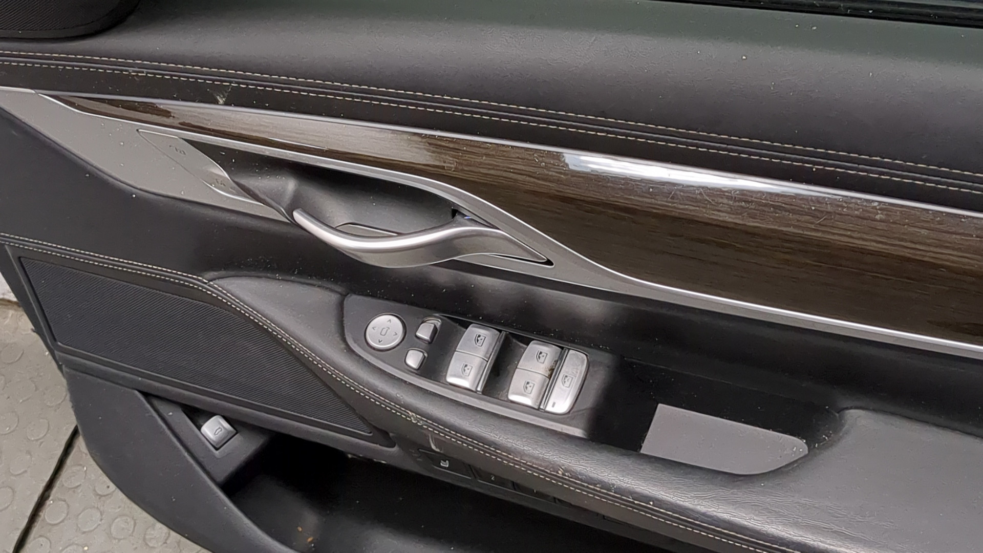 Дверь передняя правая