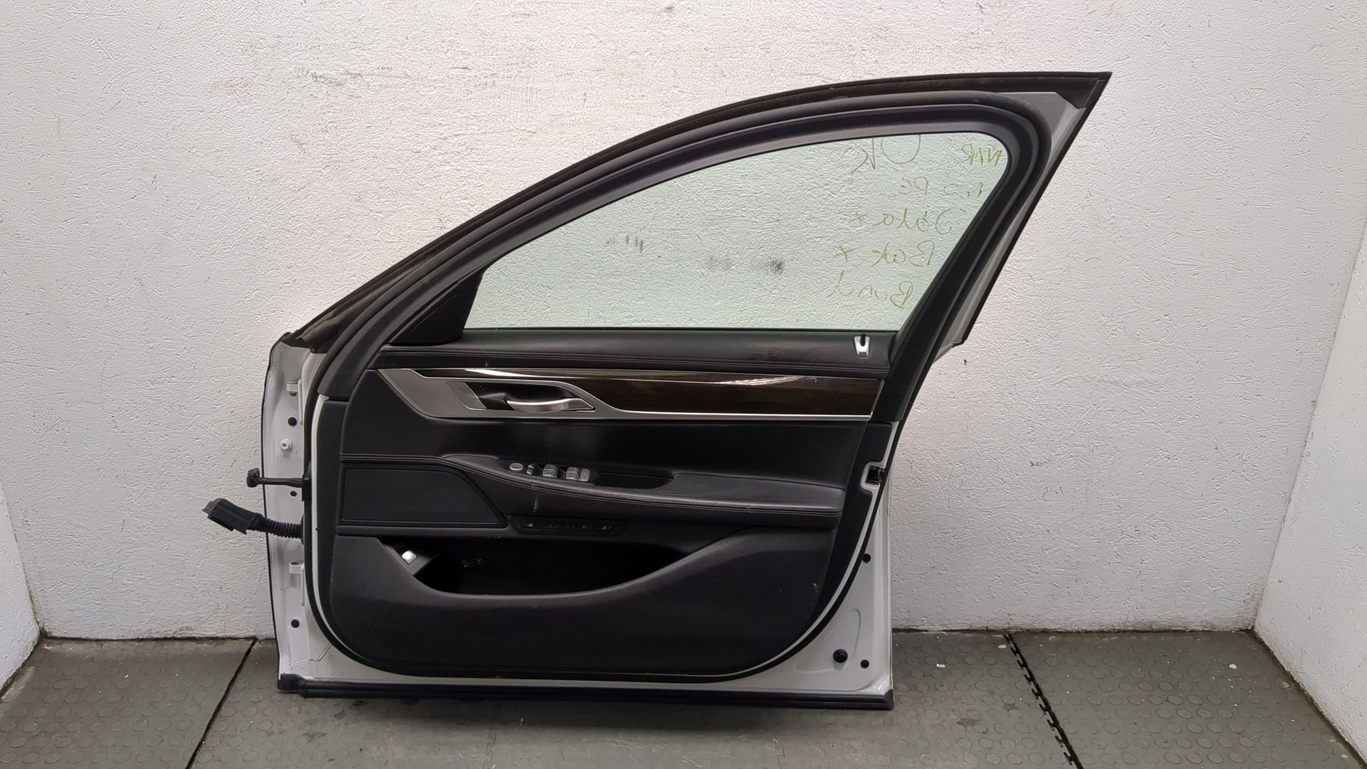 Дверь передняя правая