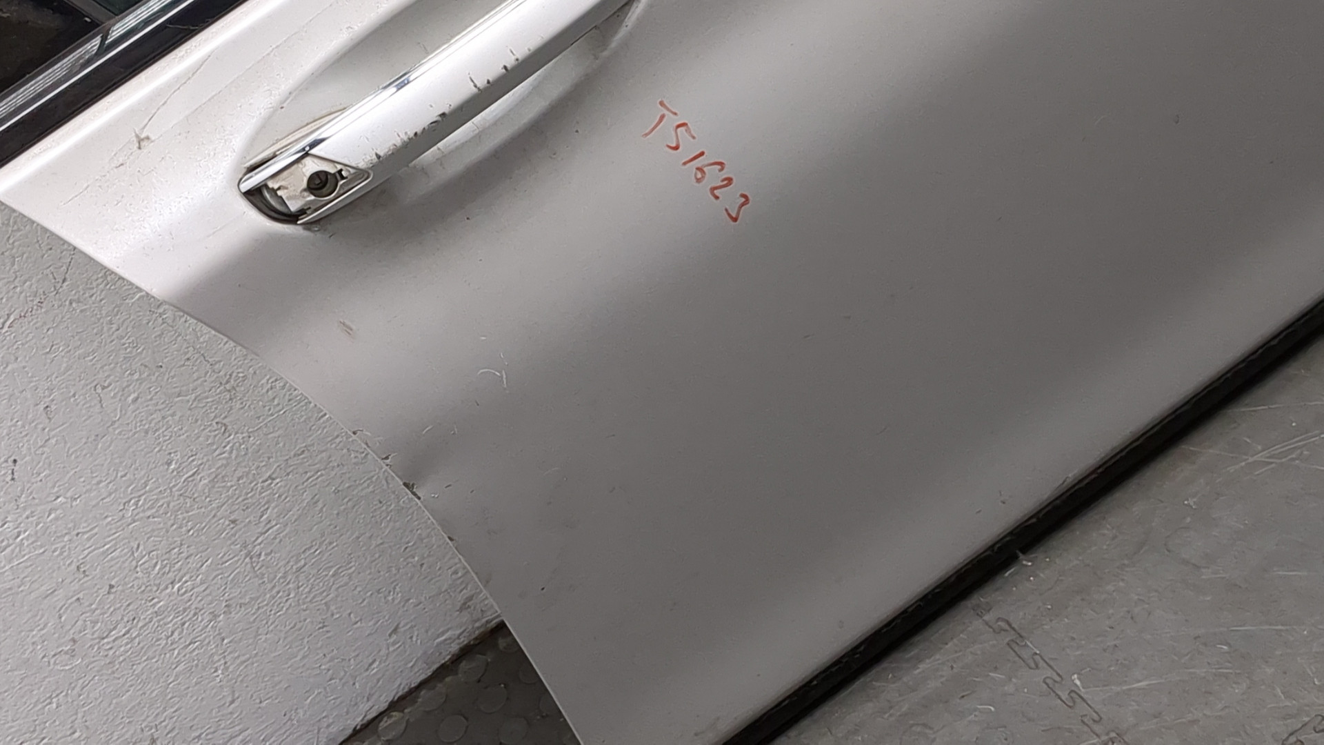 Дверь передняя правая