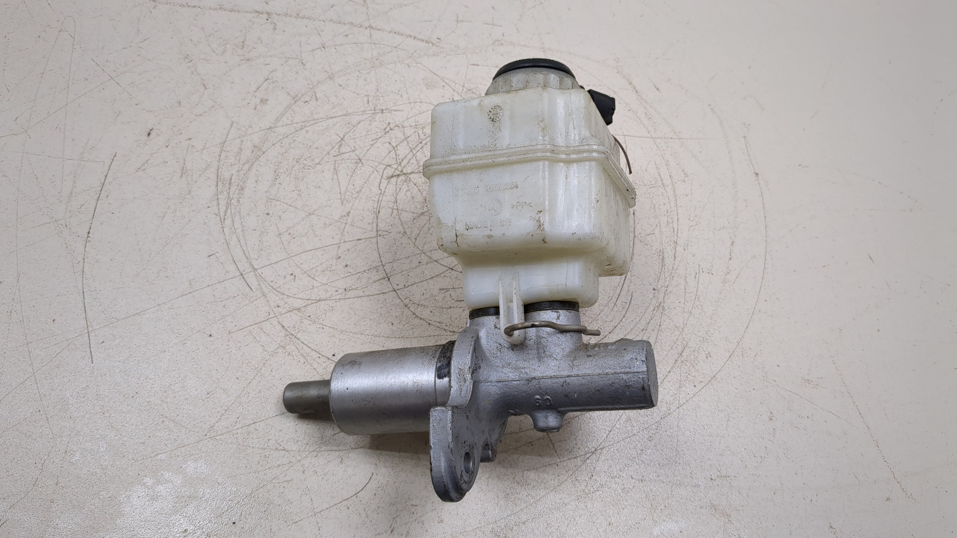 Цилиндр тормозной главный