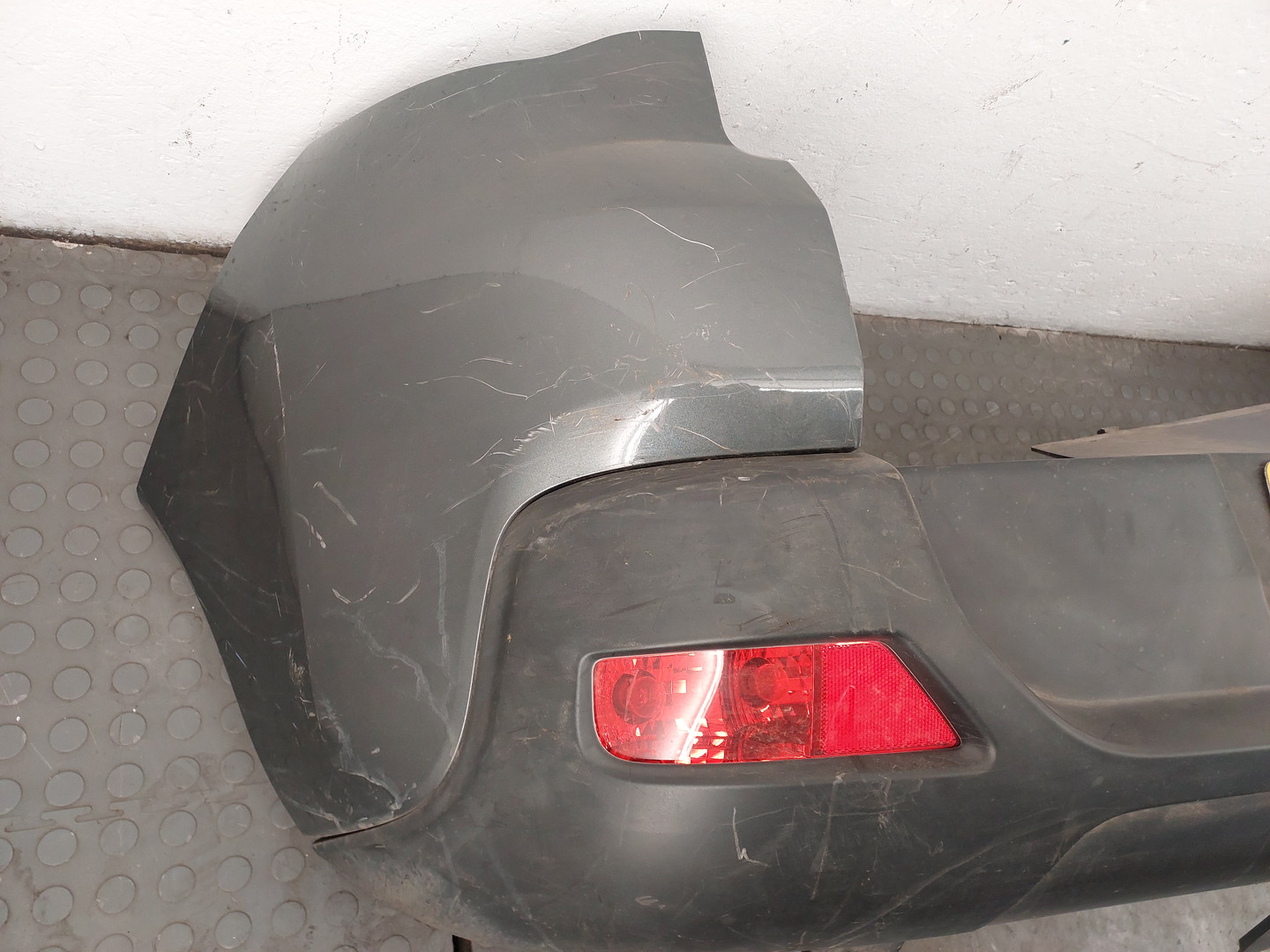 Бампер задний