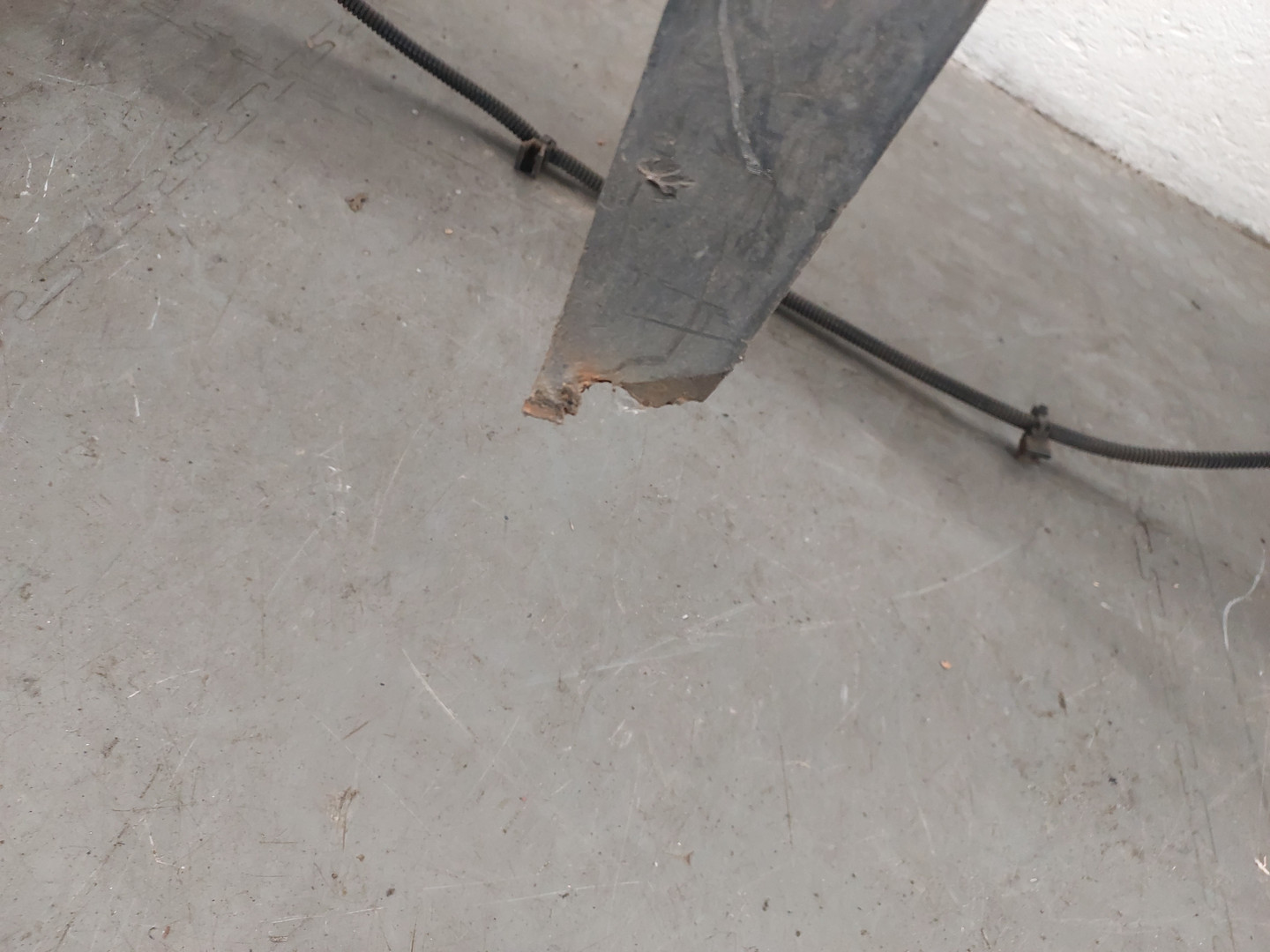 Бампер задний