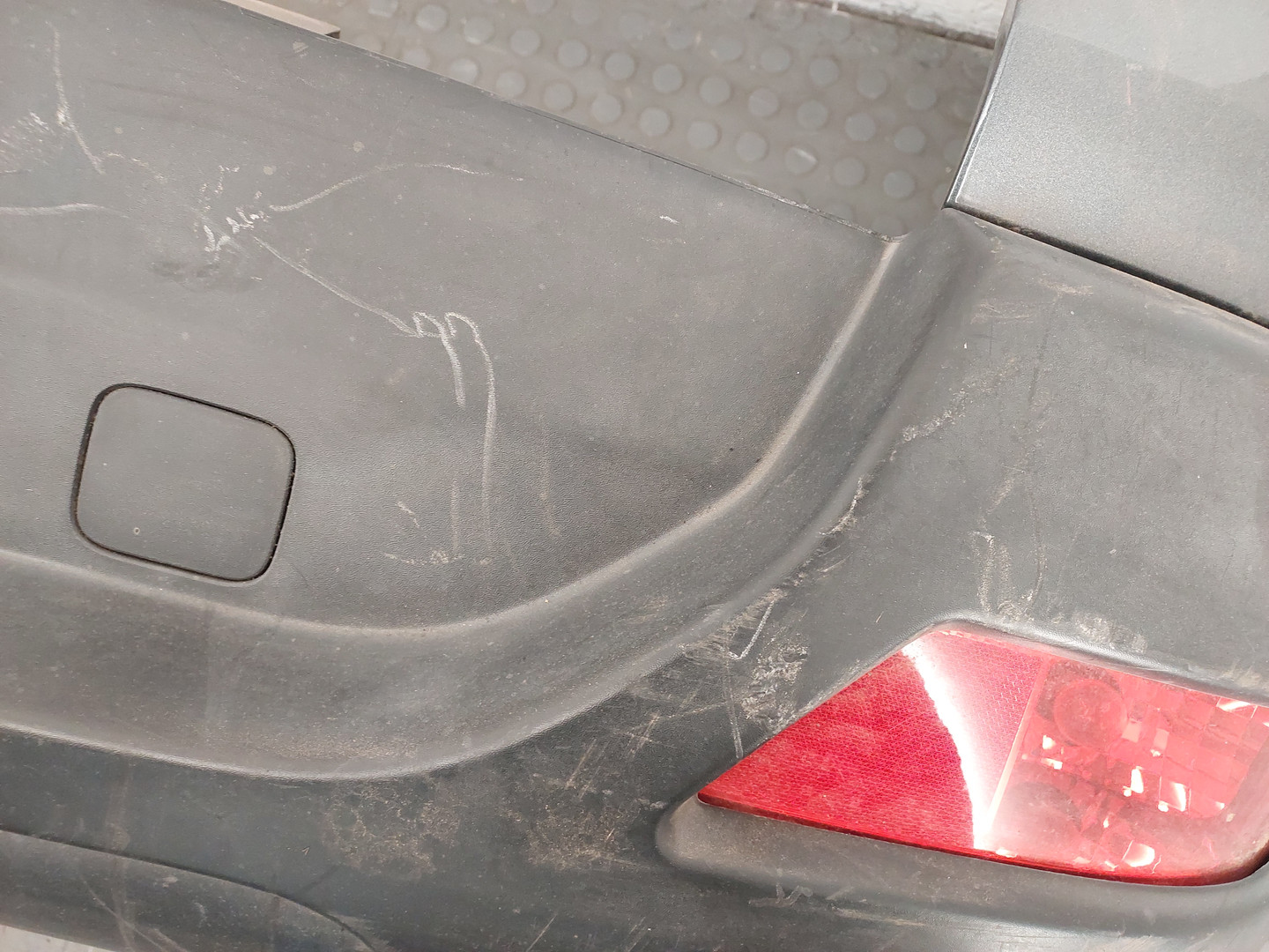 Бампер задний