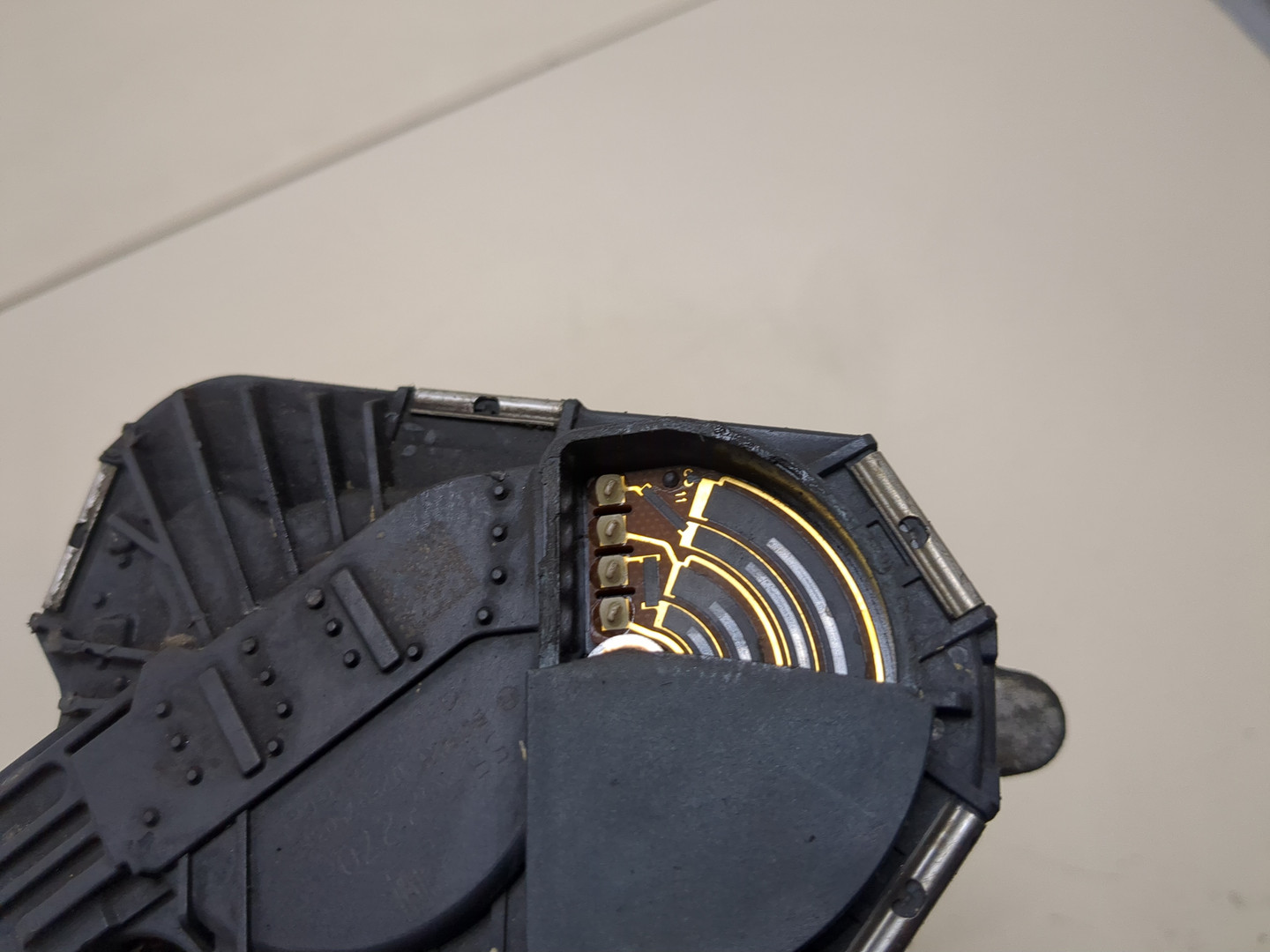 Заслонка дроссельная электрическая