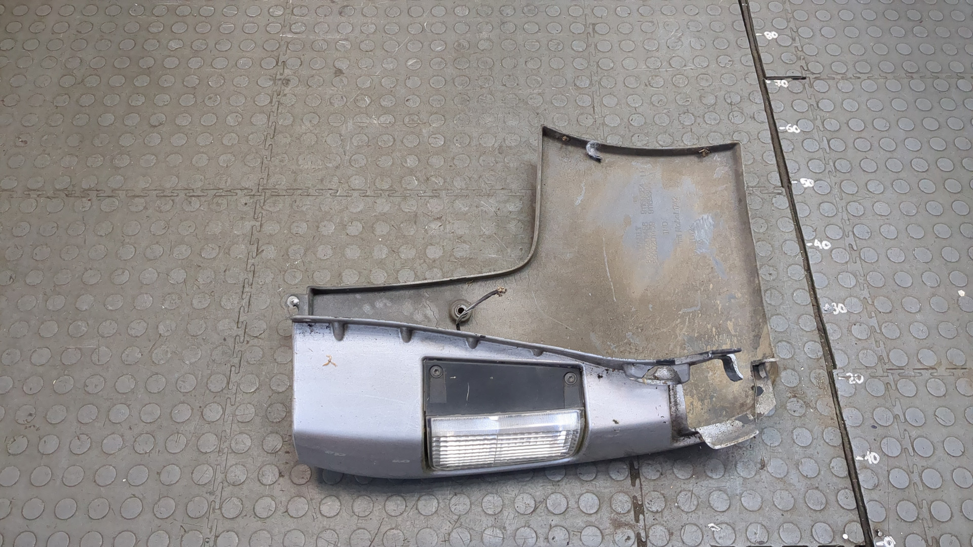 Накладка заднего бампера левая