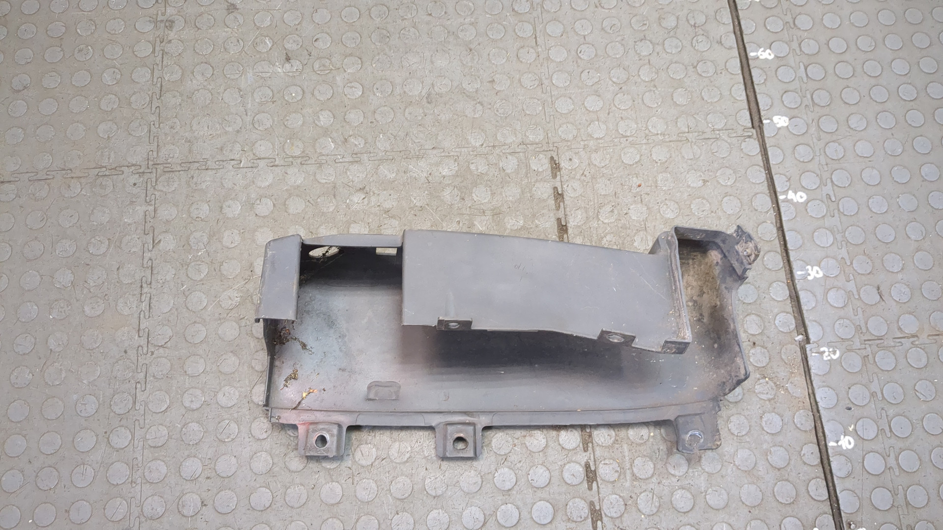 Накладка заднего бампера правая