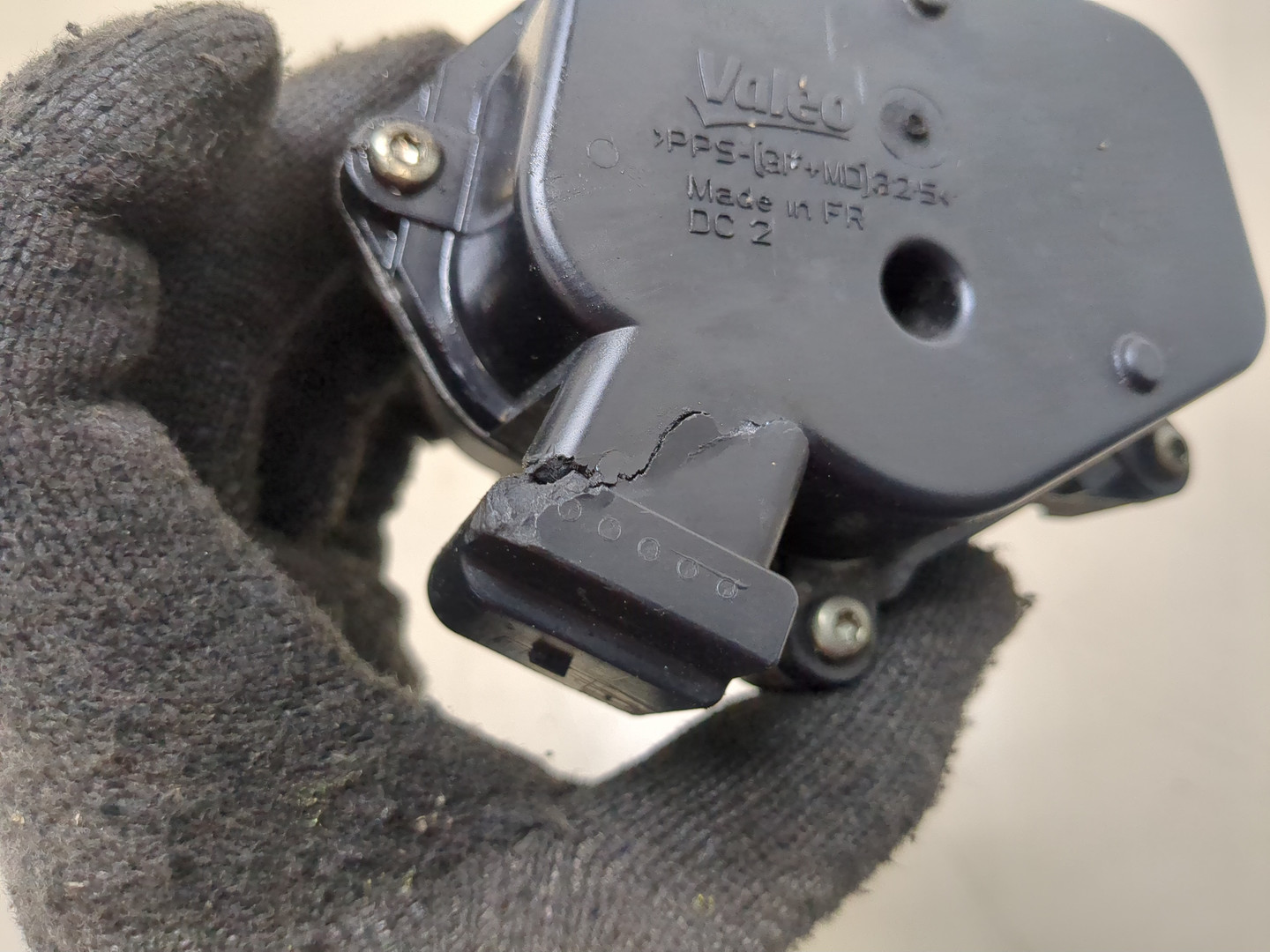 Заслонка дроссельная электрическая