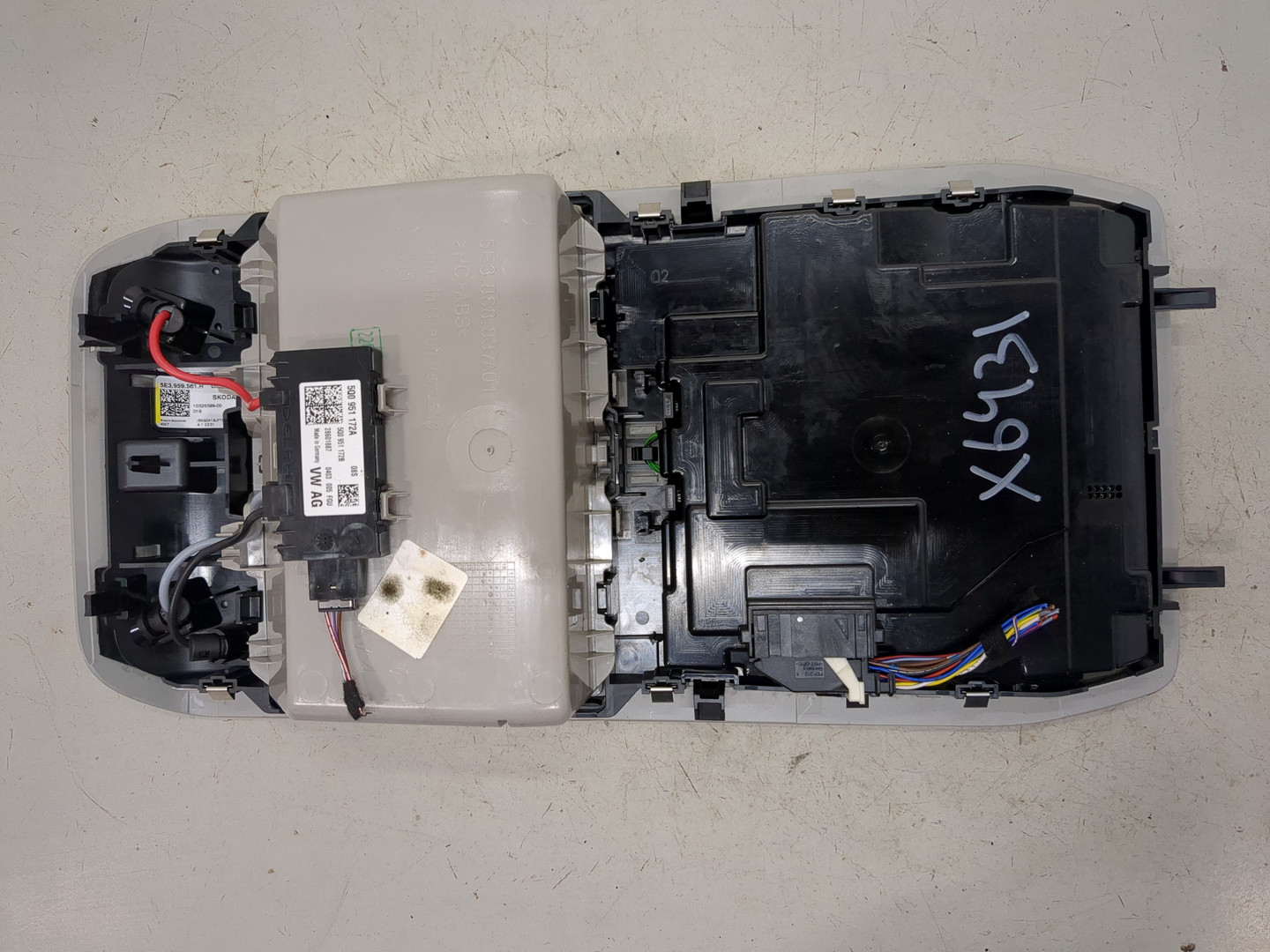 Плафон салонный