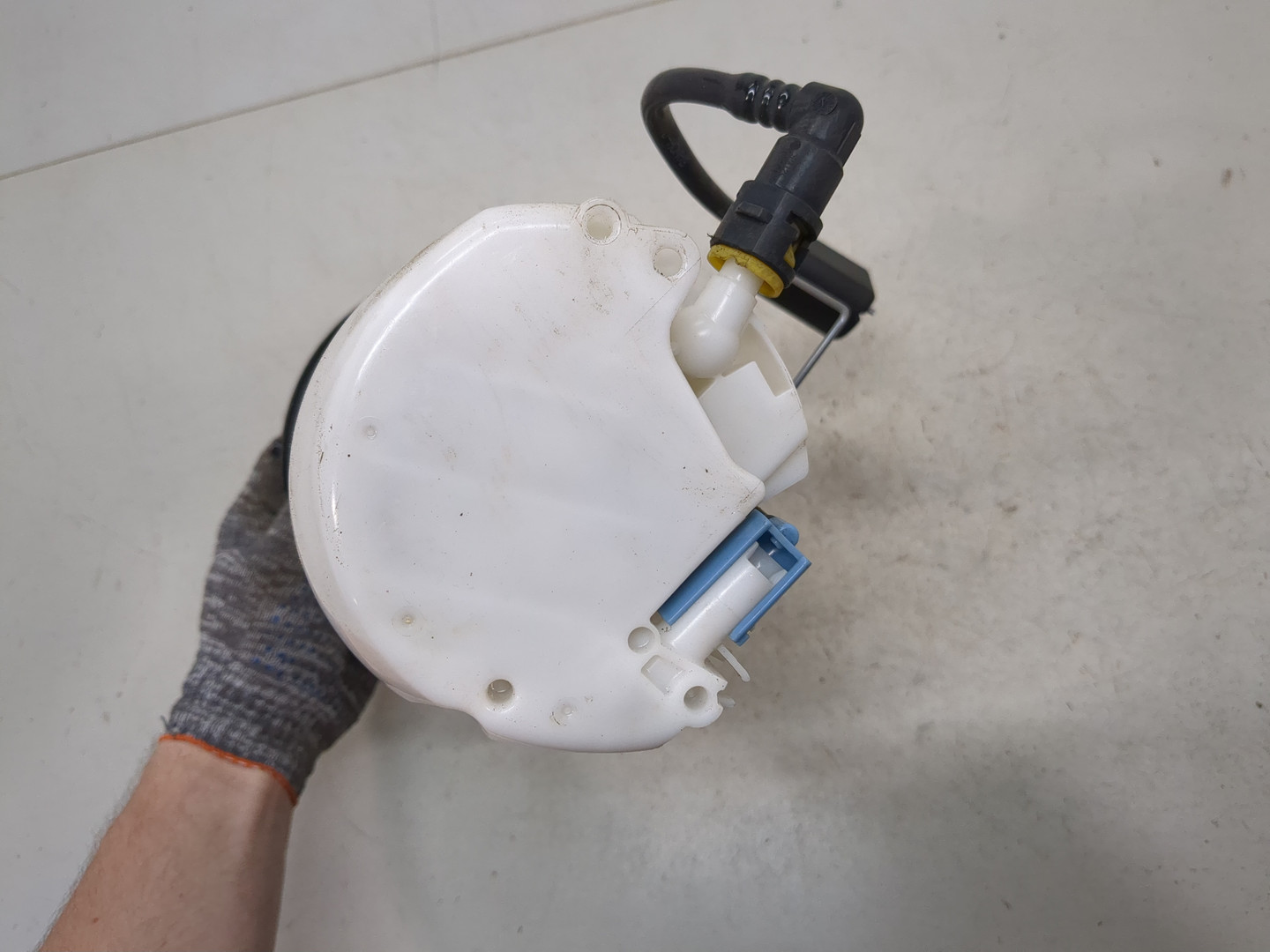 Насос топливный электрический