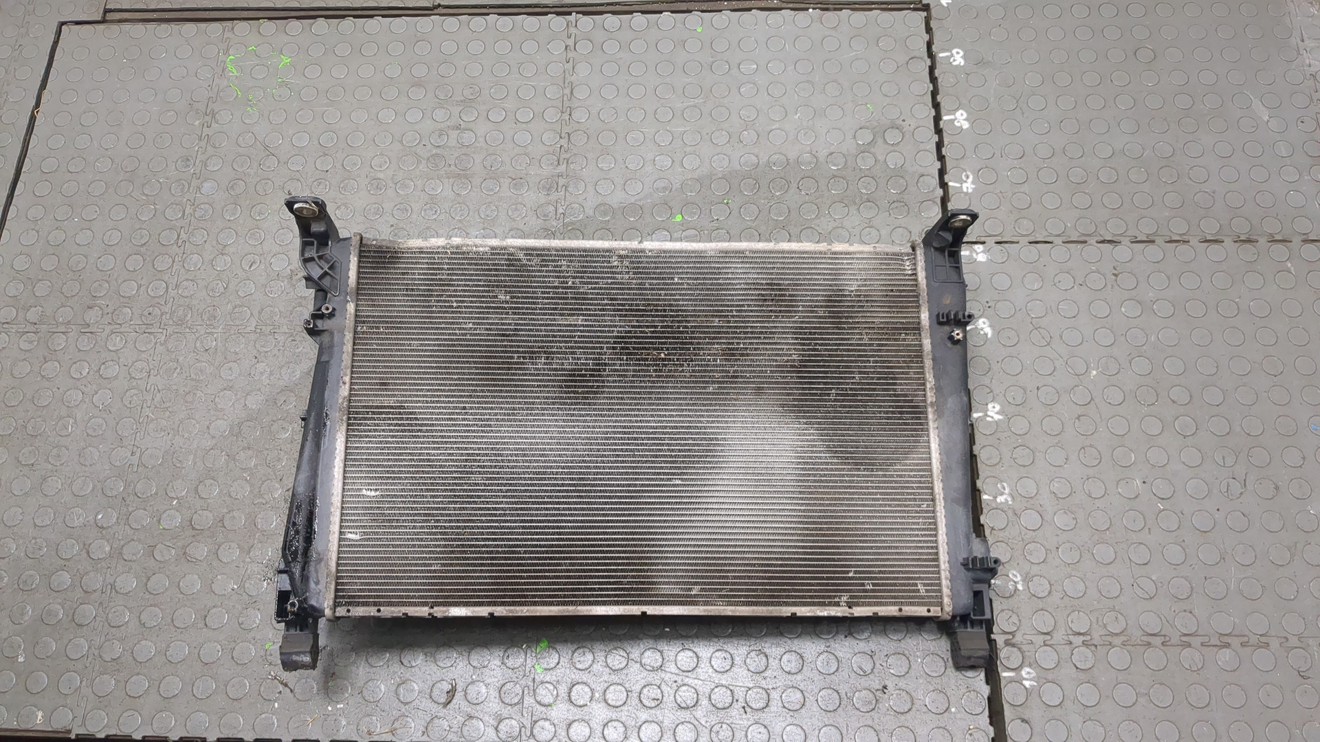 Радиатор охлаждения двигателя основной