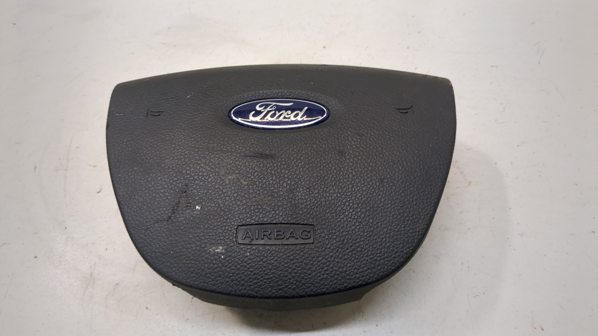 Подушка безопасности в рулевое колесо