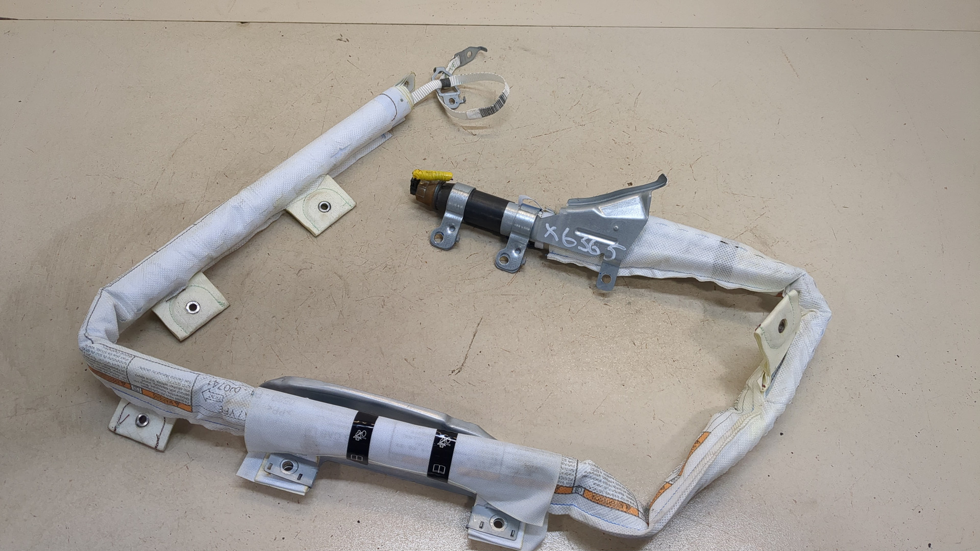 Подушка безопасности боковая (шторка)