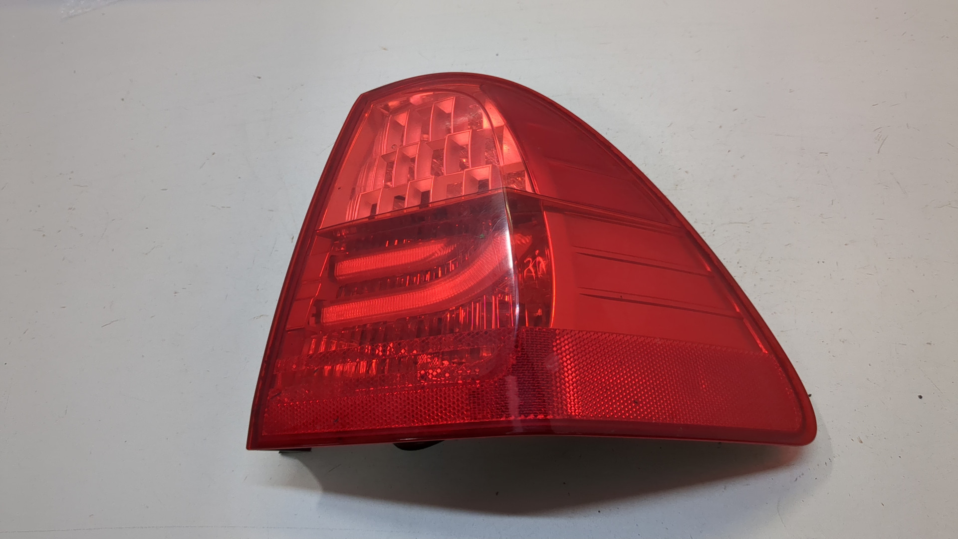 Фонарь задний правый