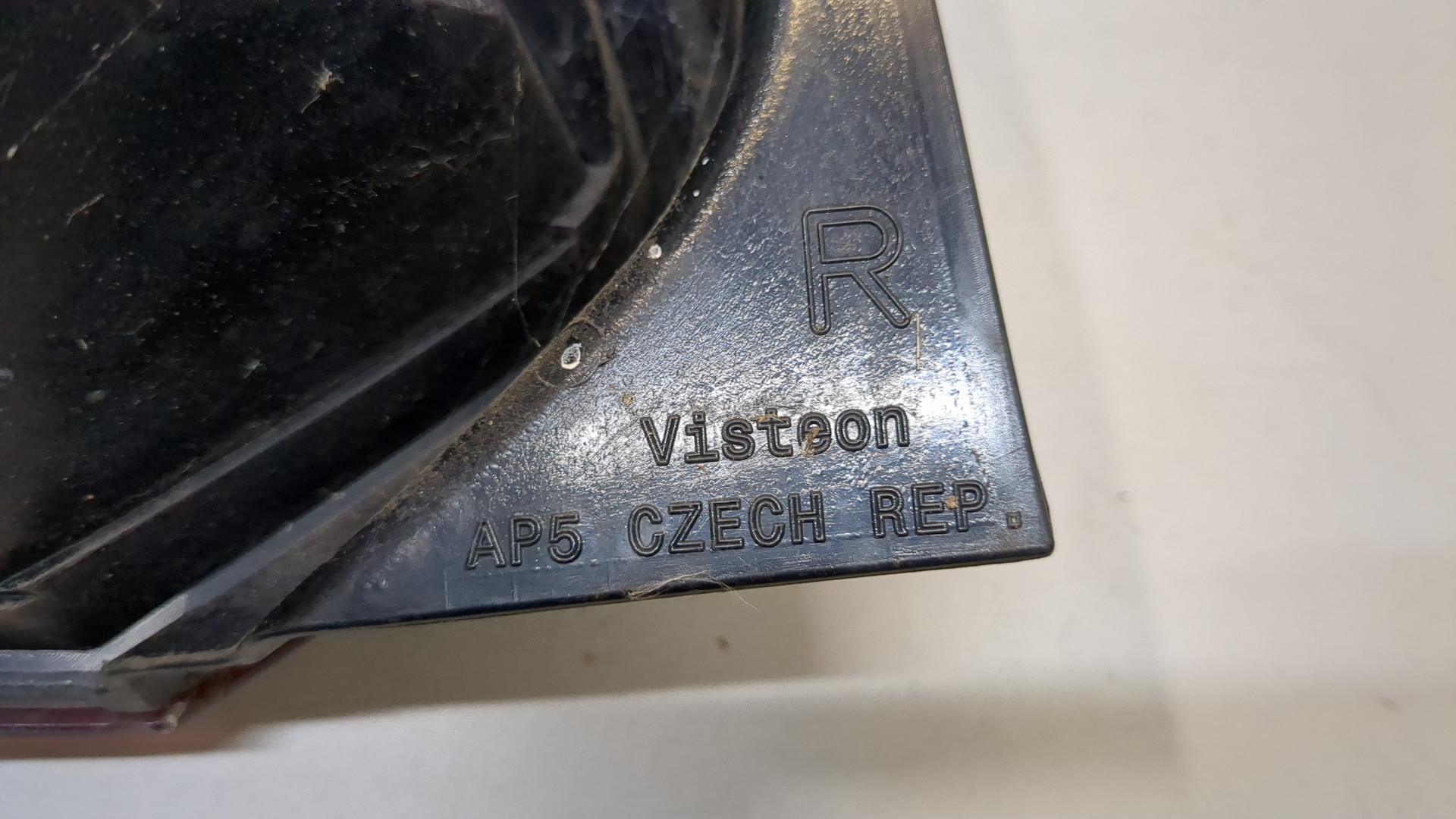 Фонарь задний правый