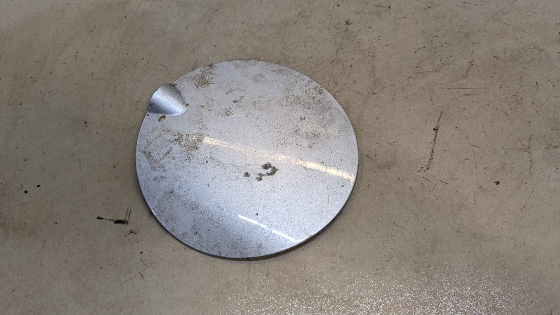 Лючок бензобака