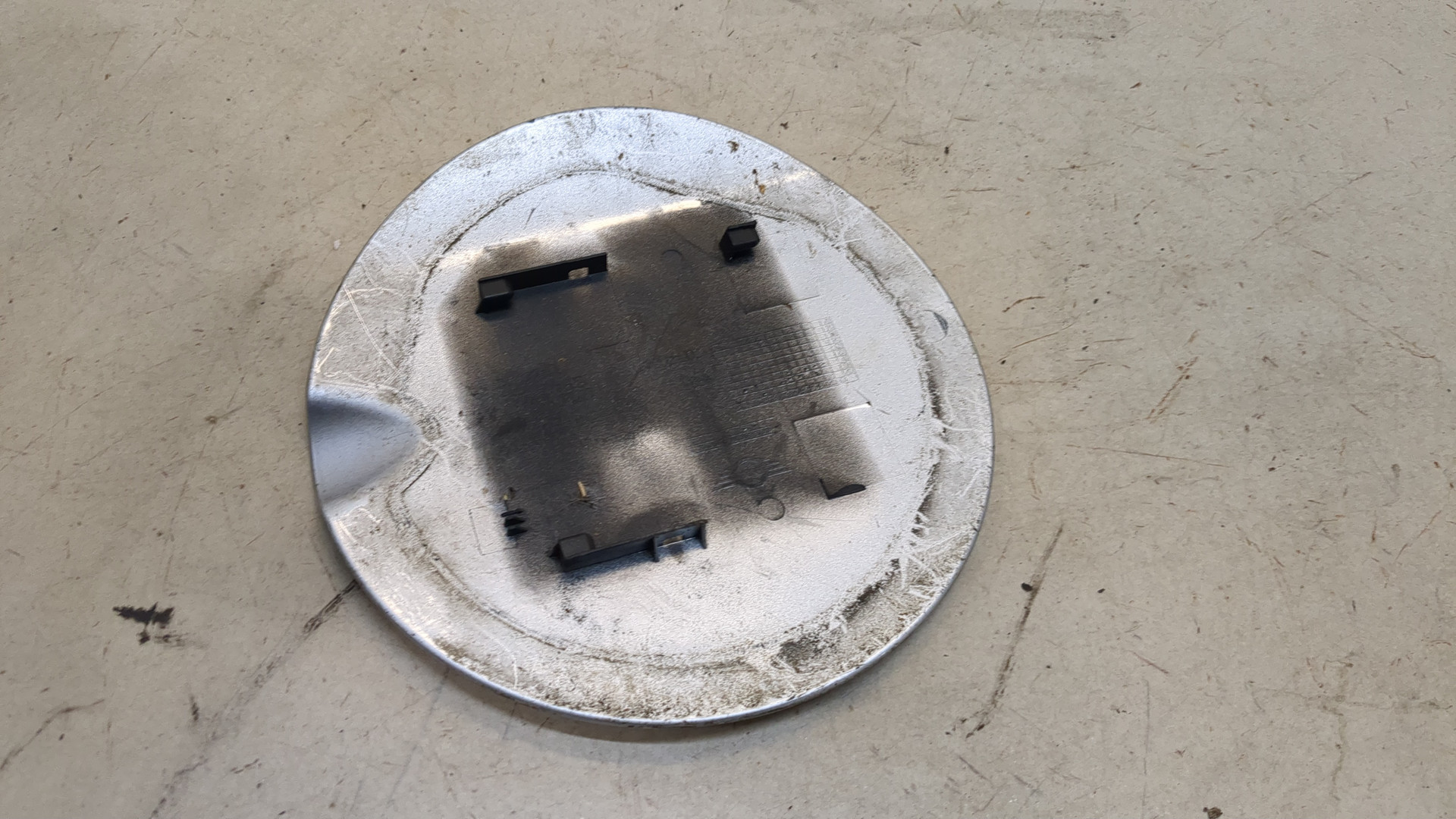 Лючок бензобака