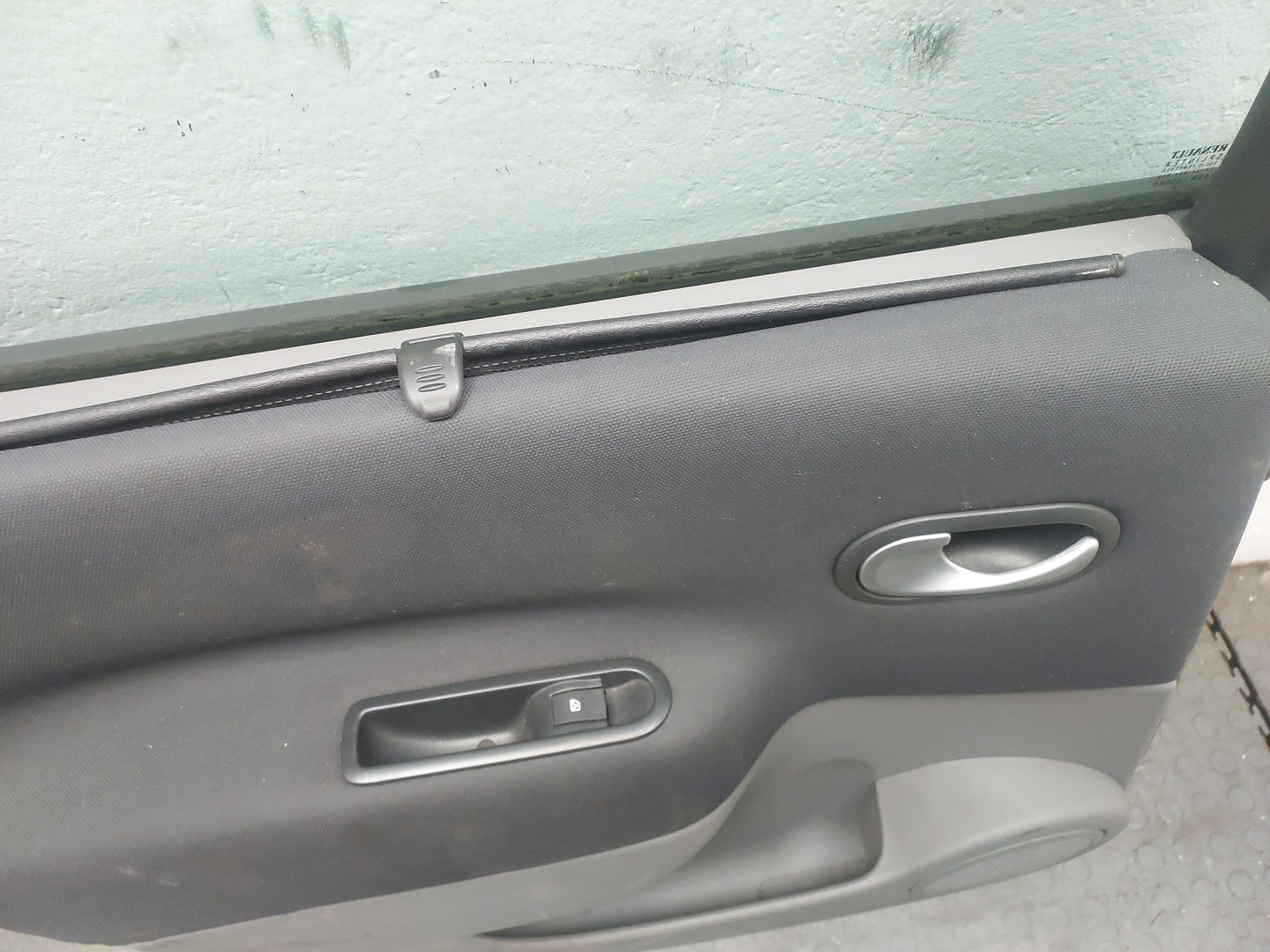 Дверь задняя левая