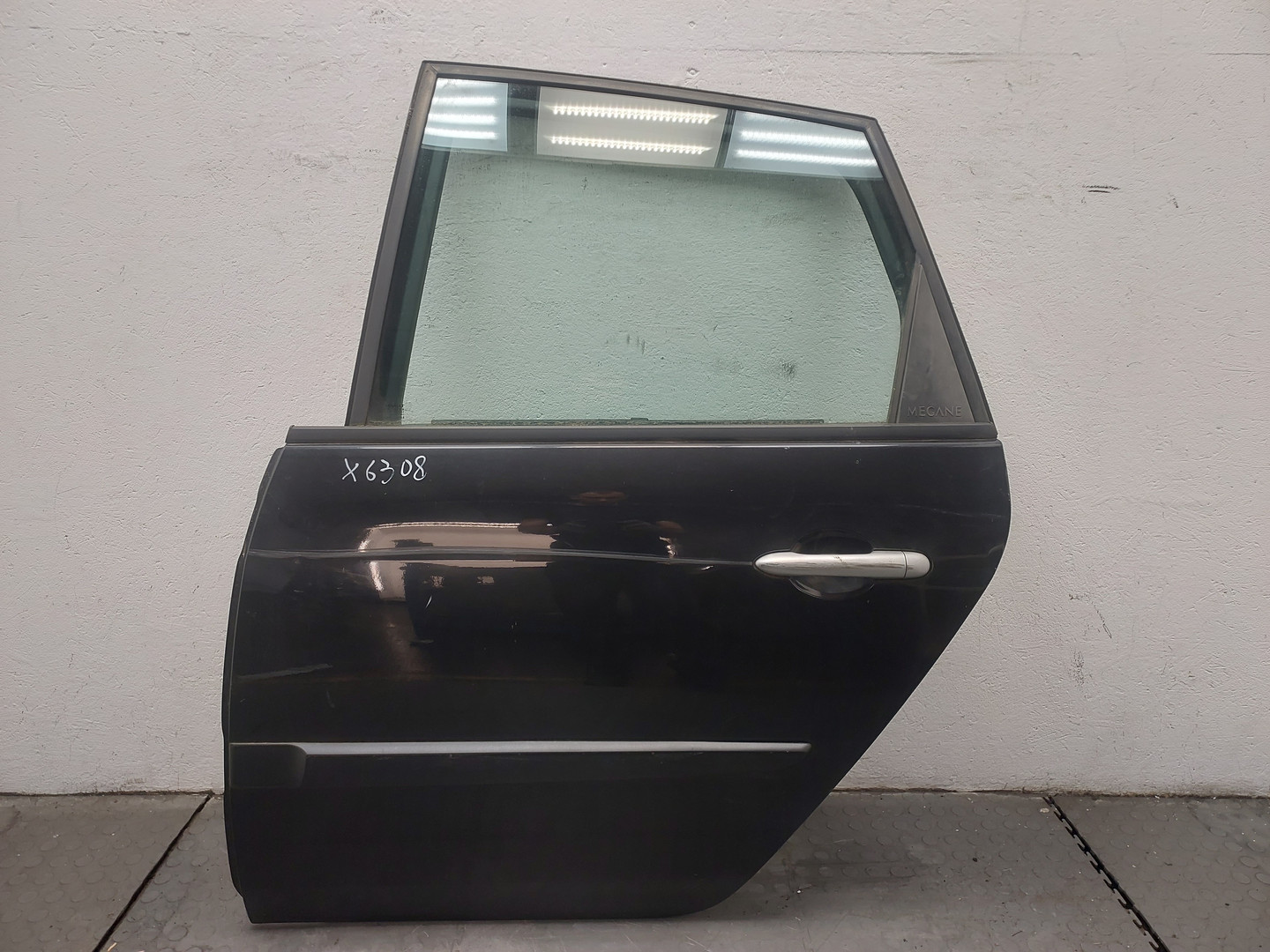 Дверь задняя левая