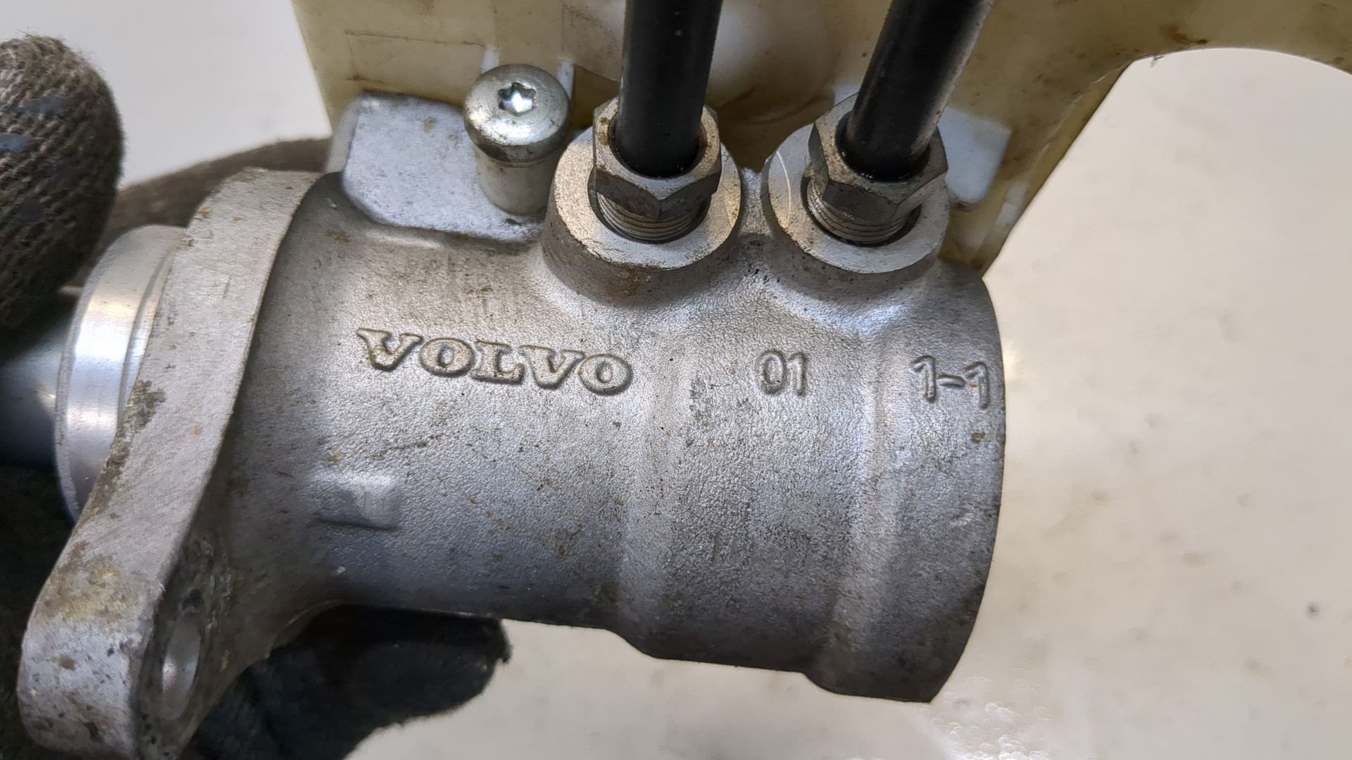 Цилиндр тормозной главный