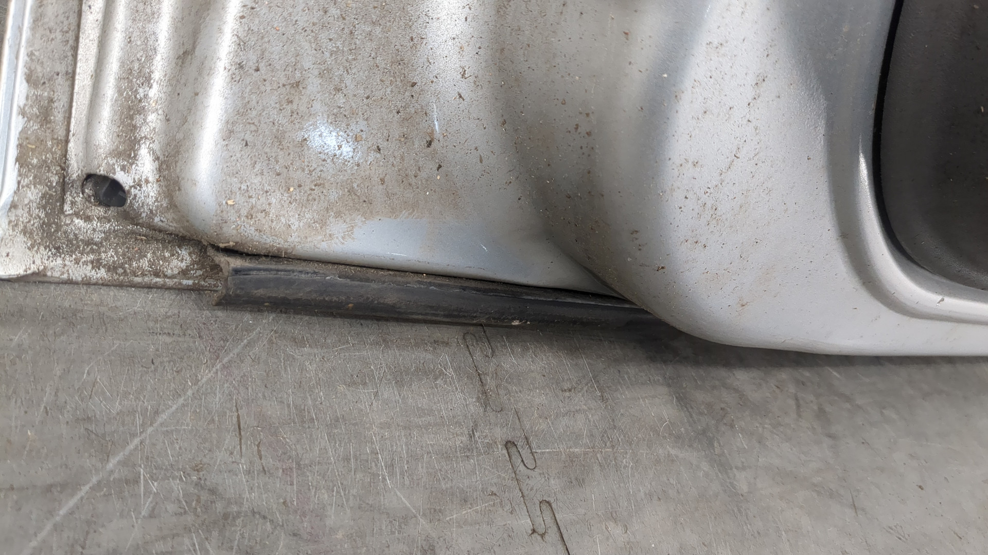 Дверь передняя левая