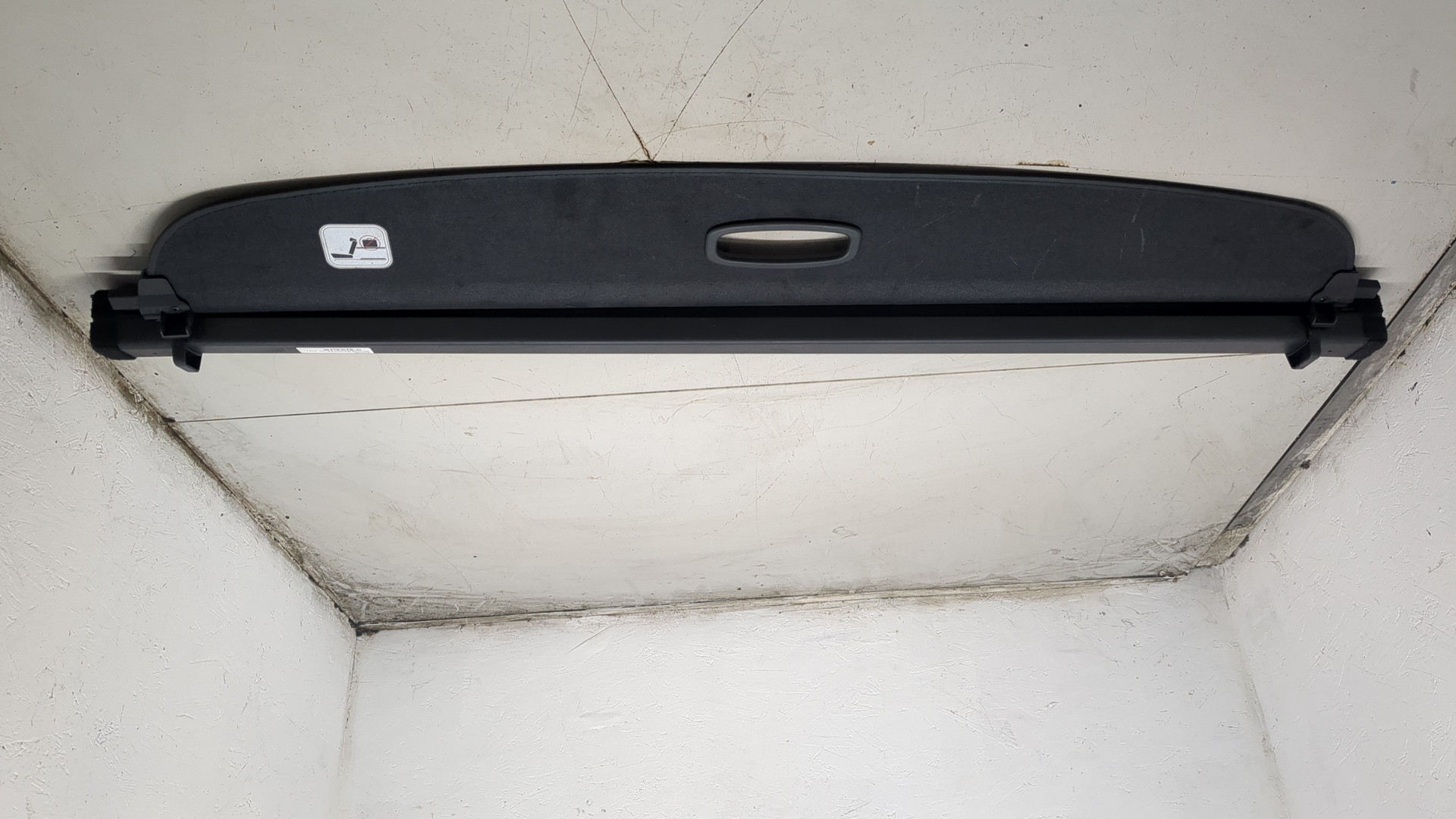 Шторка багажника