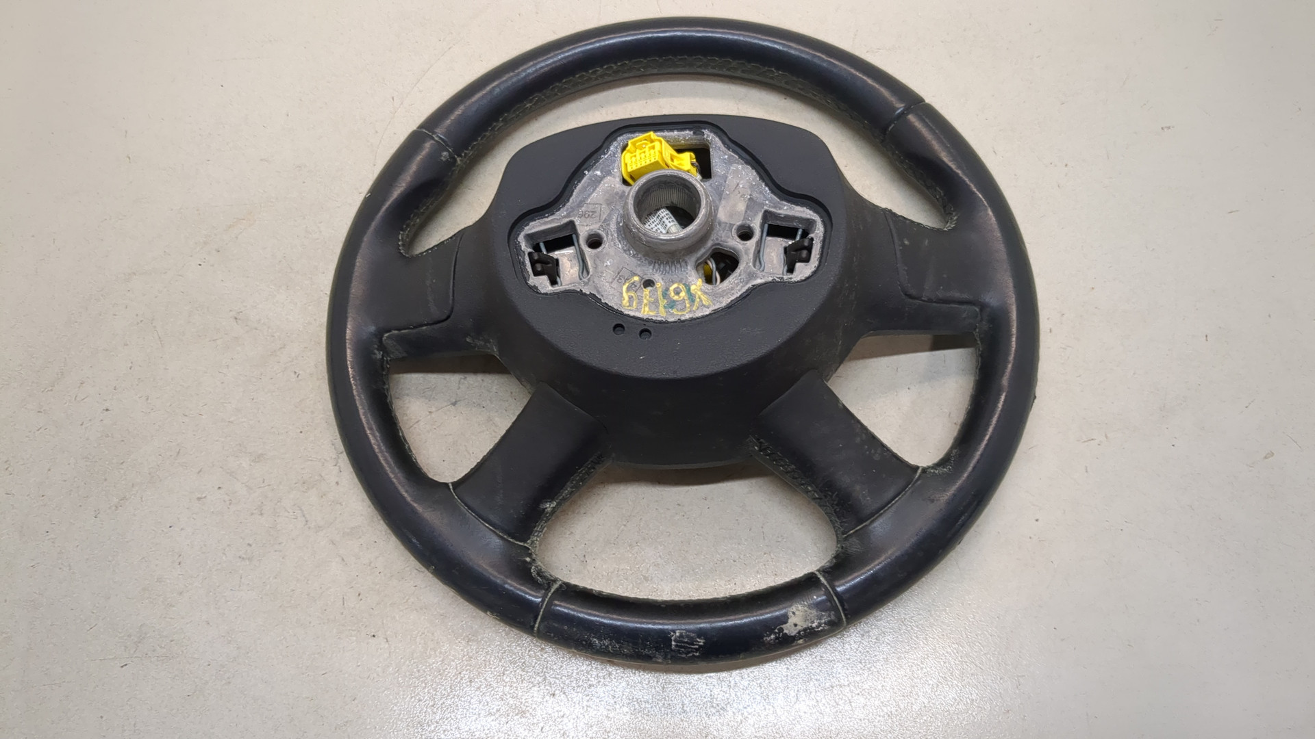 Рулевое колесо (руль)