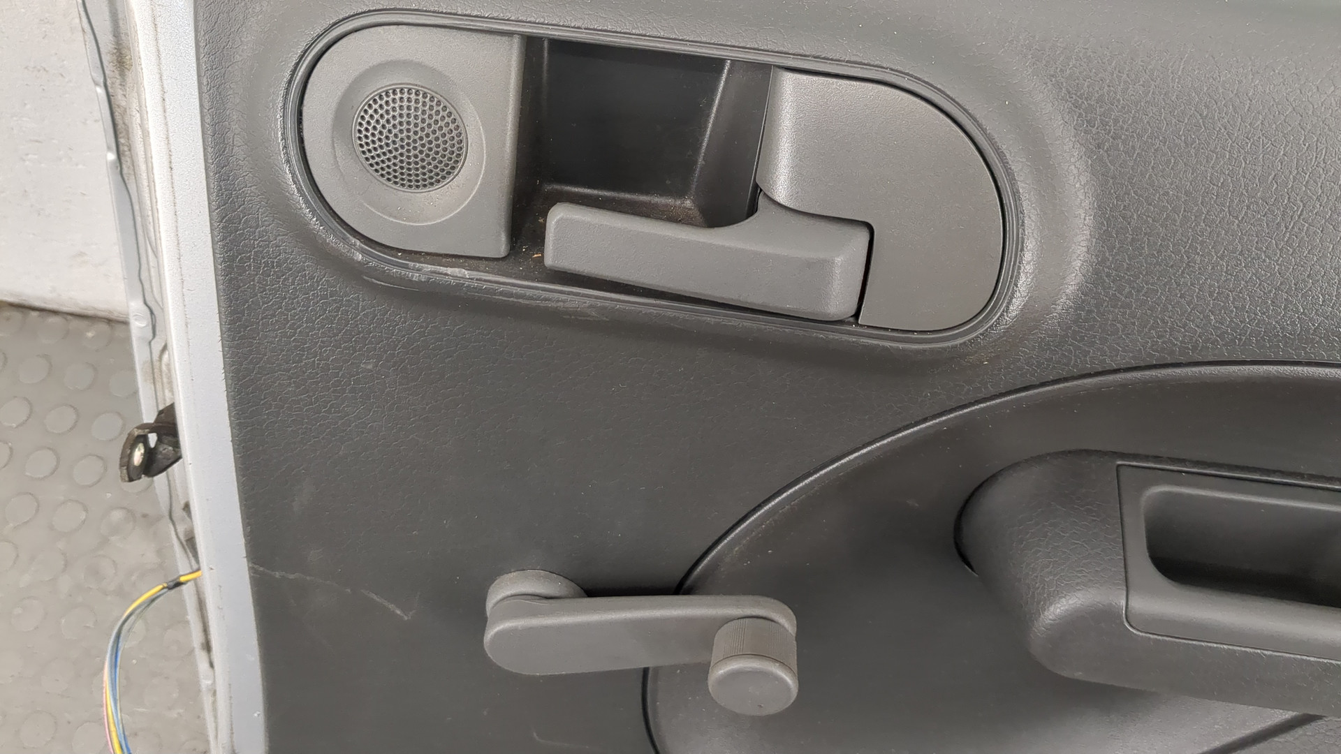 Дверь задняя правая