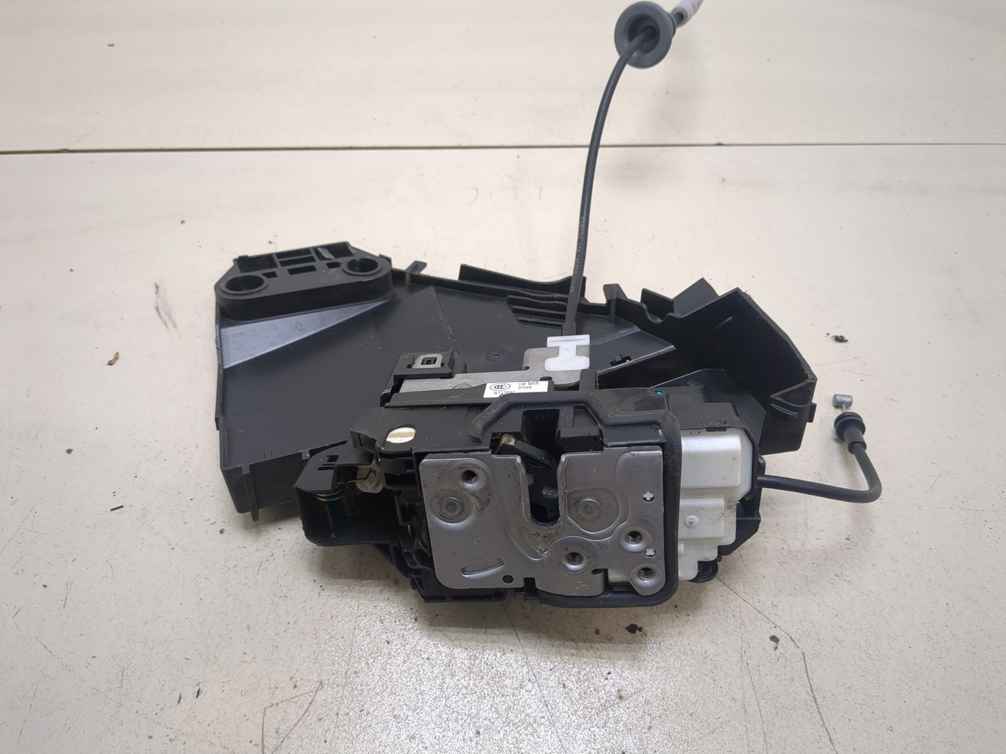 Замок двери задней правой