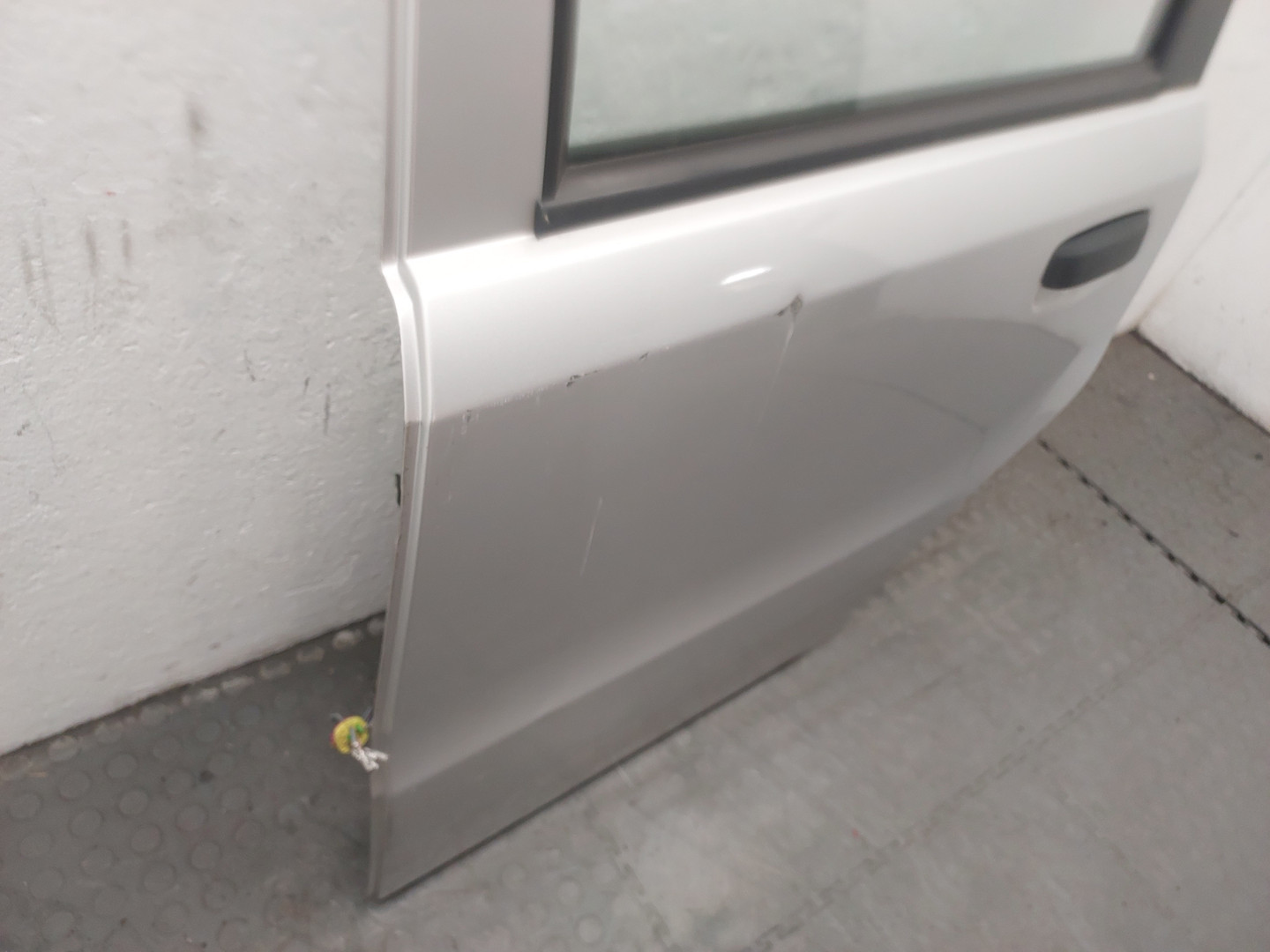 Дверь задняя левая