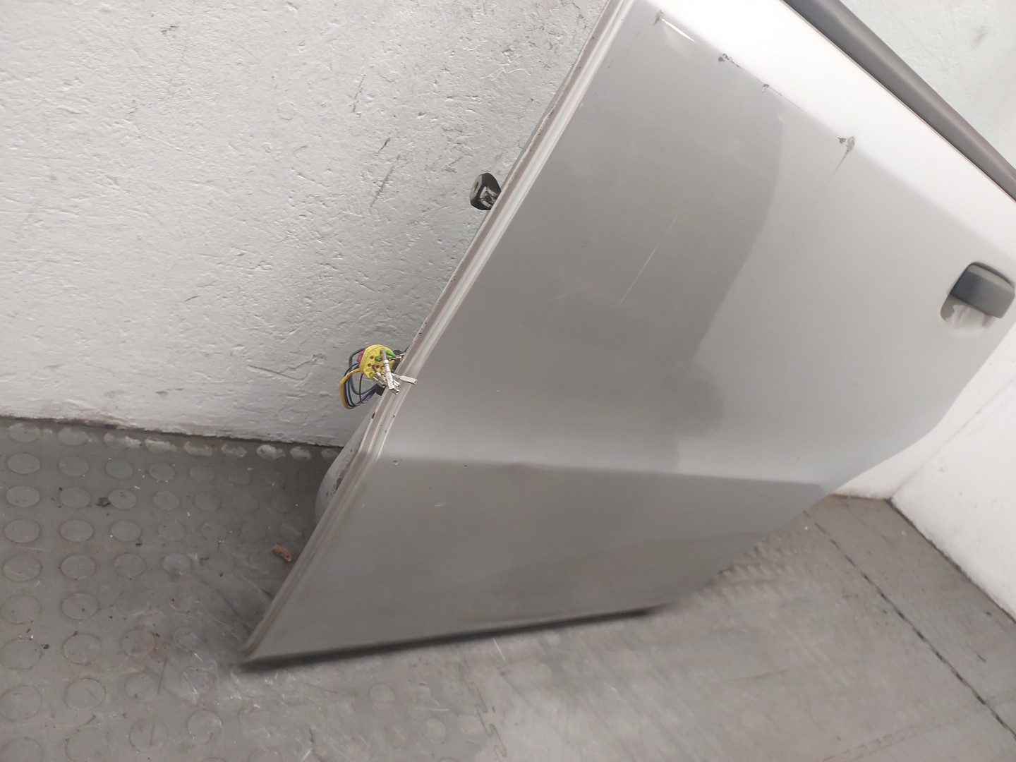 Дверь задняя левая