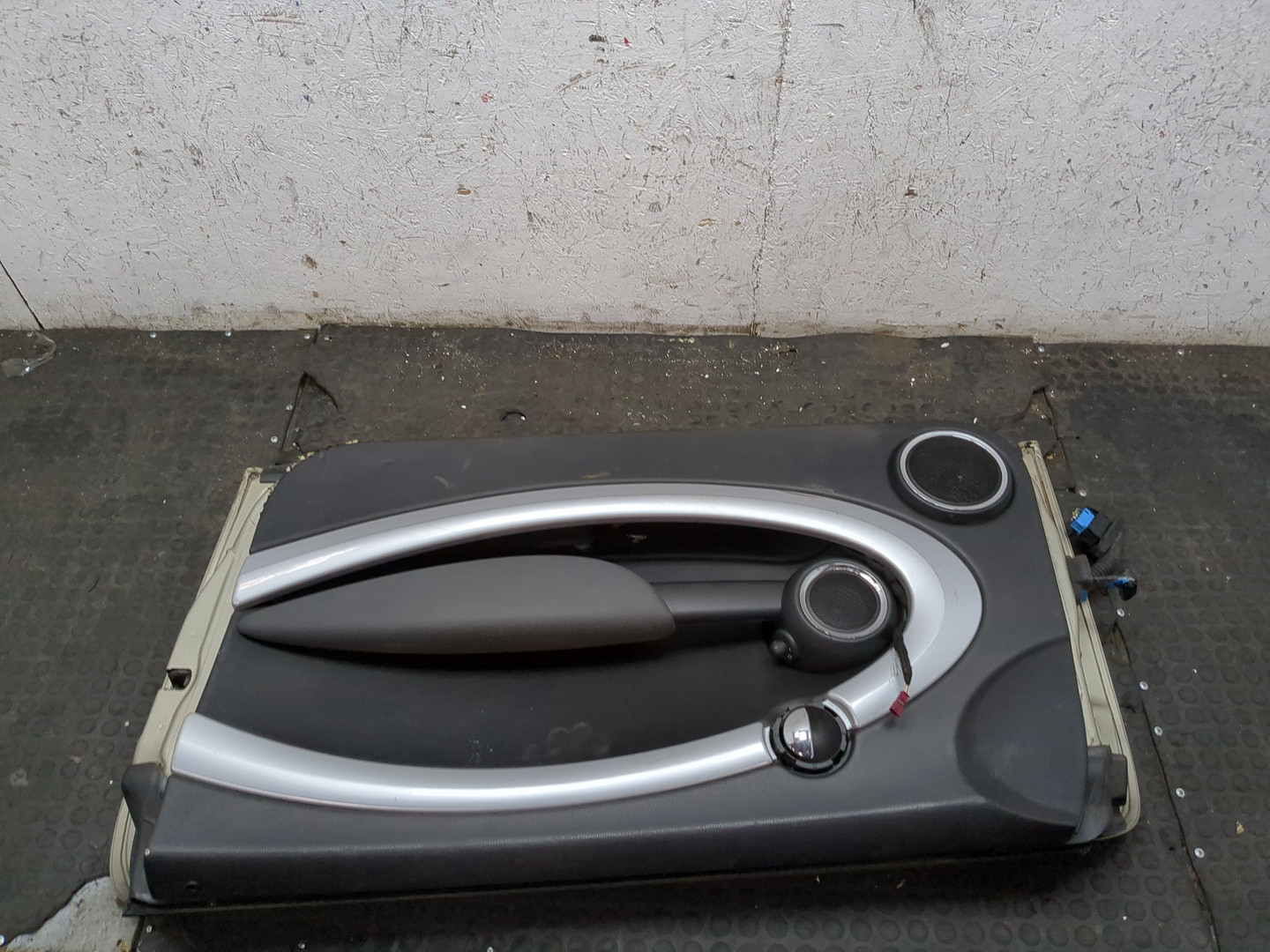 Дверь передняя правая