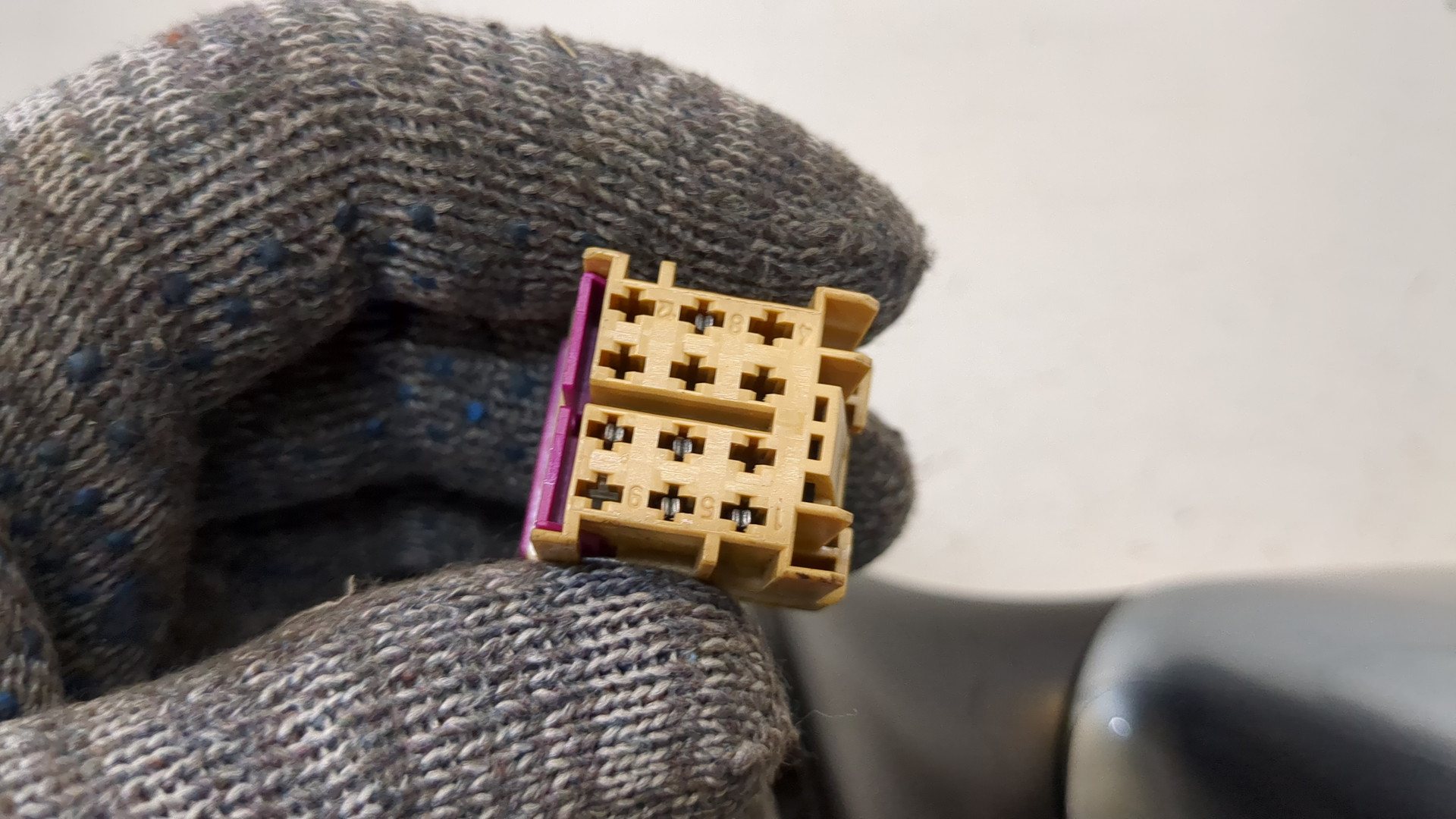 Зеркало правое электрическое