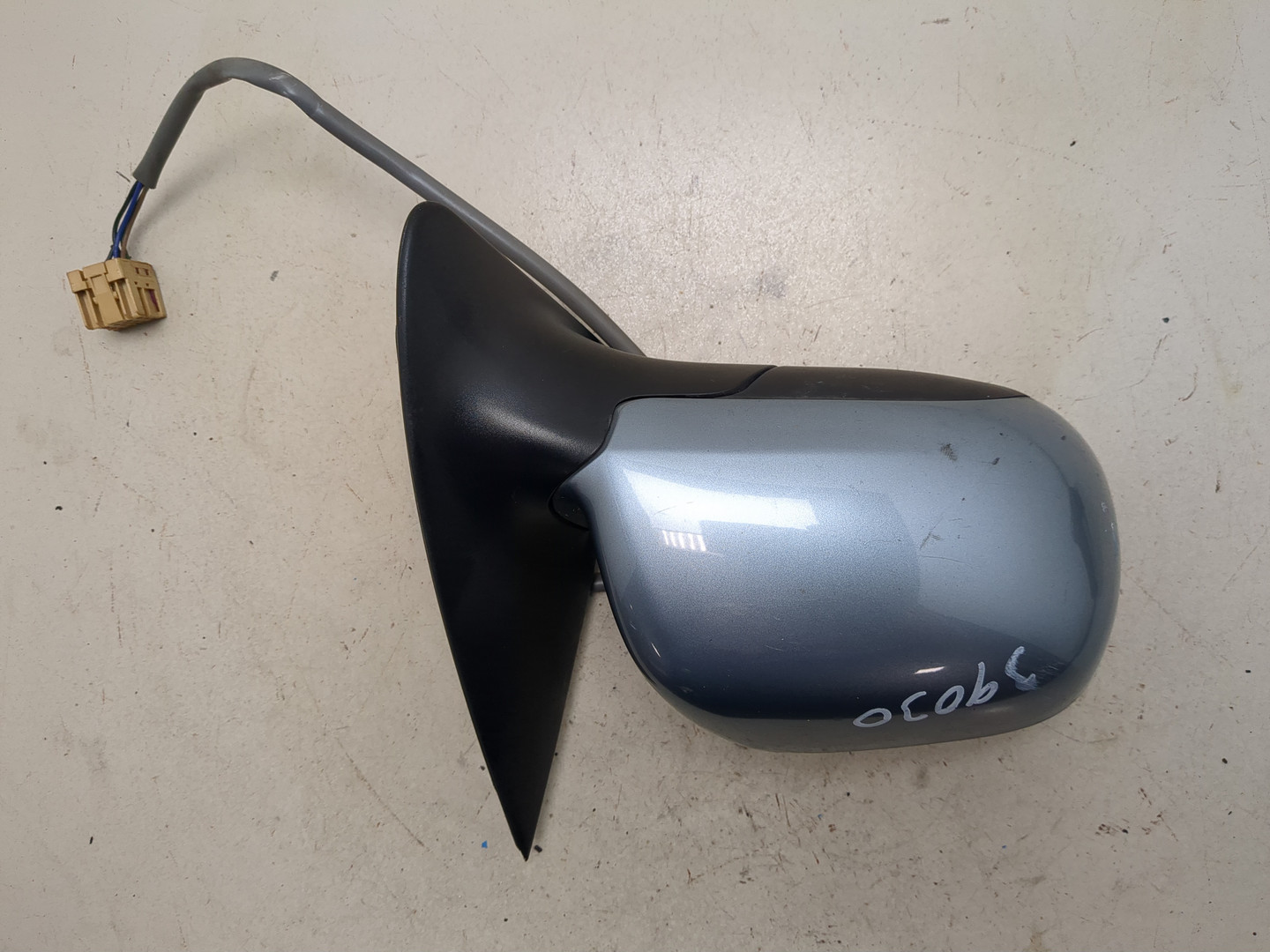 Зеркало правое электрическое